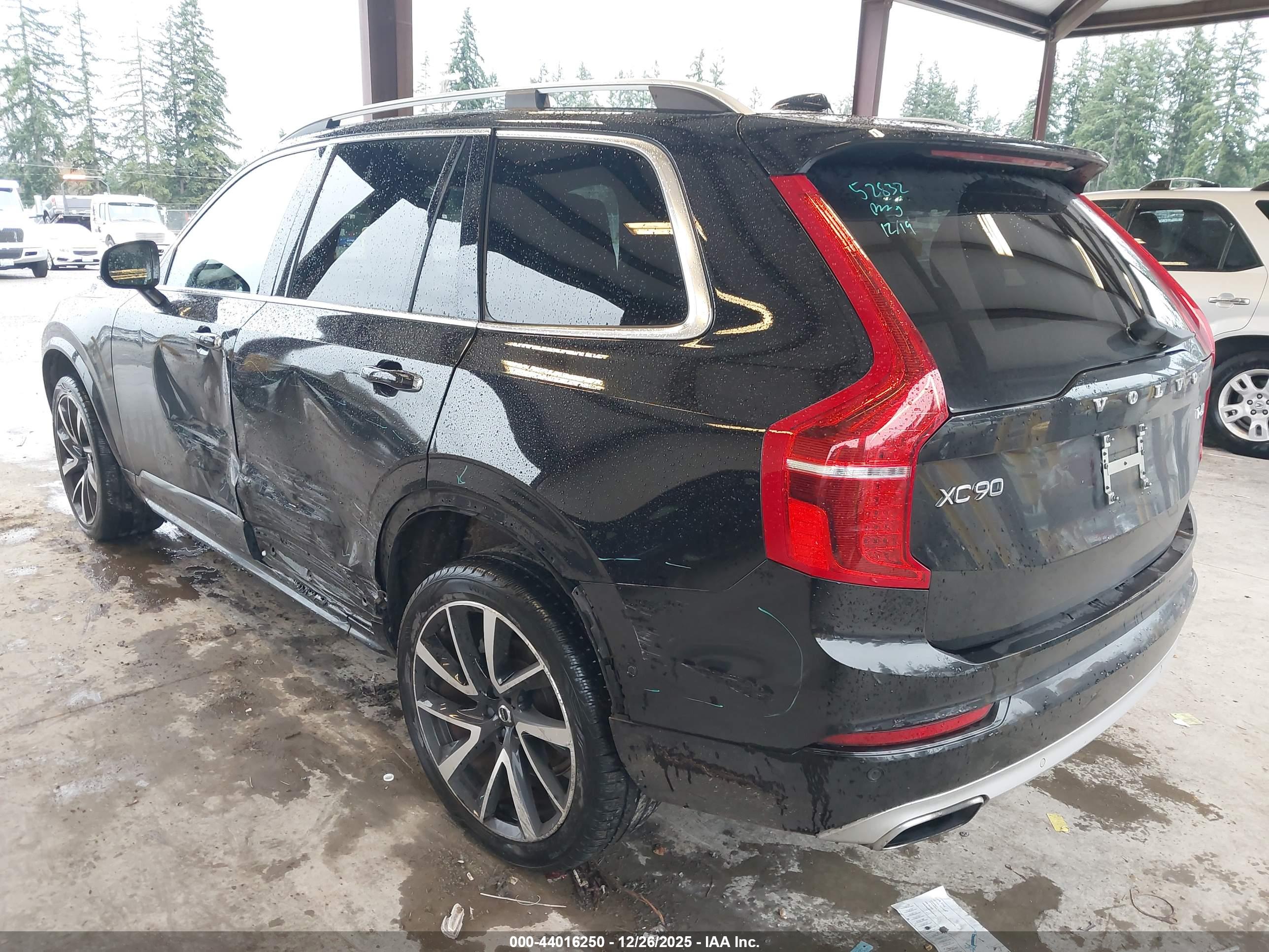 VOLVO XC90 image 3