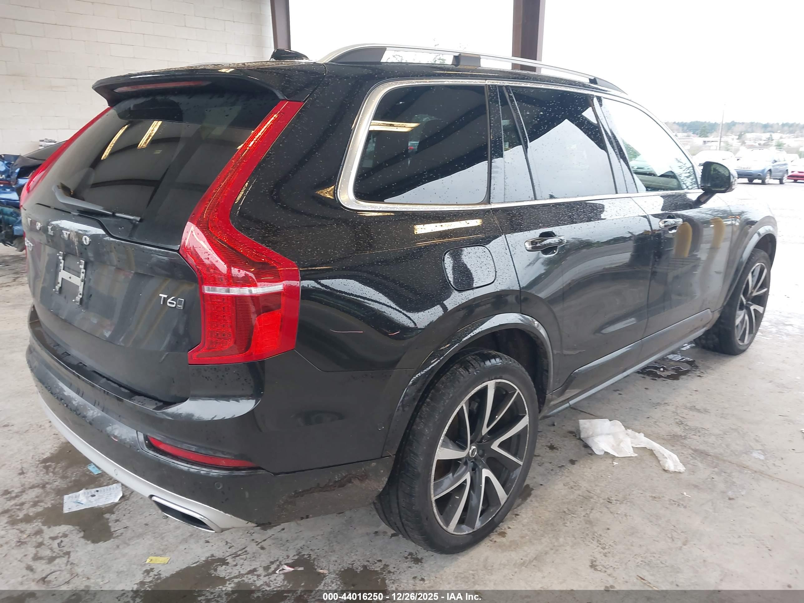 VOLVO XC90 image 4