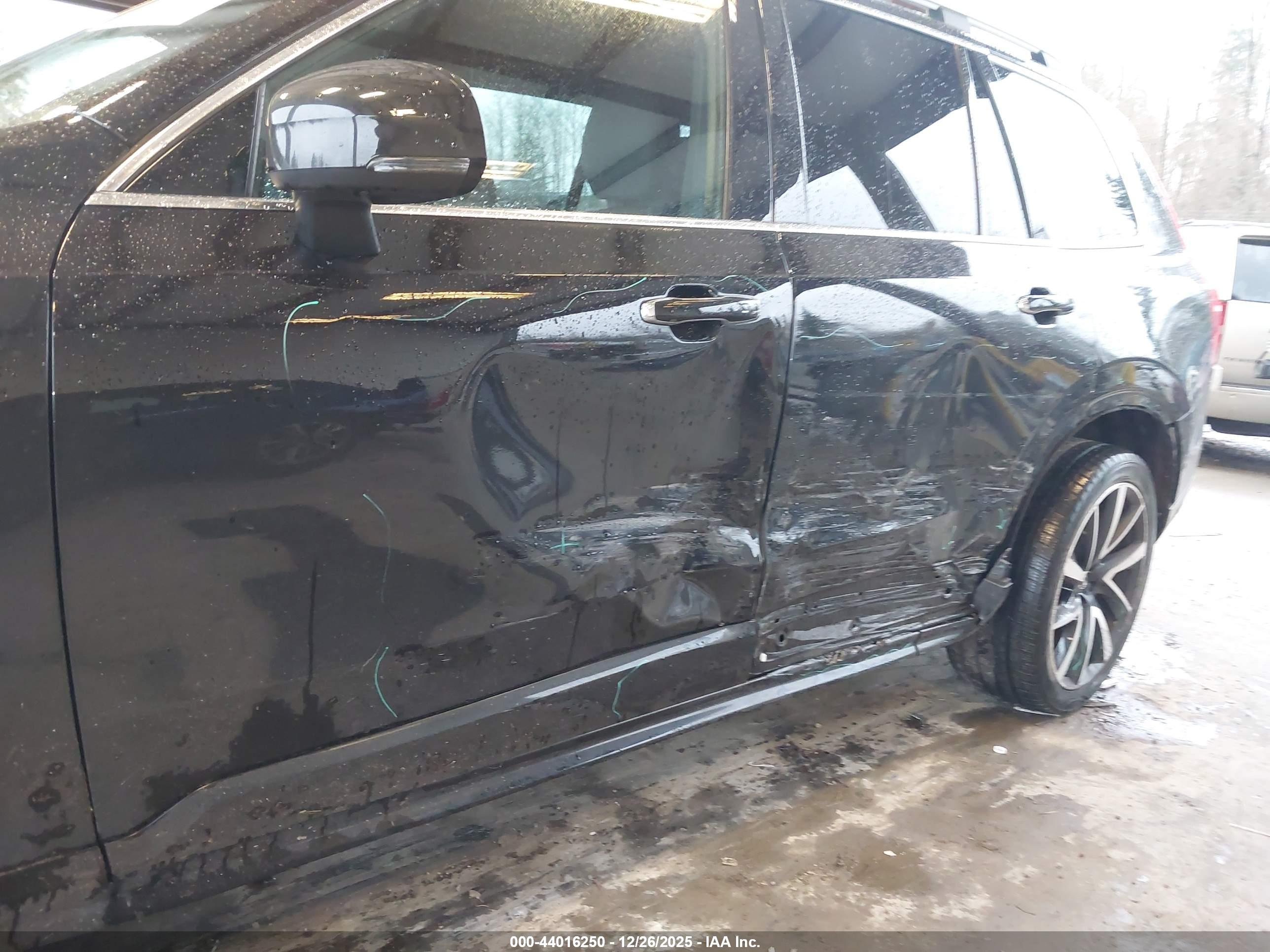 VOLVO XC90 image 6