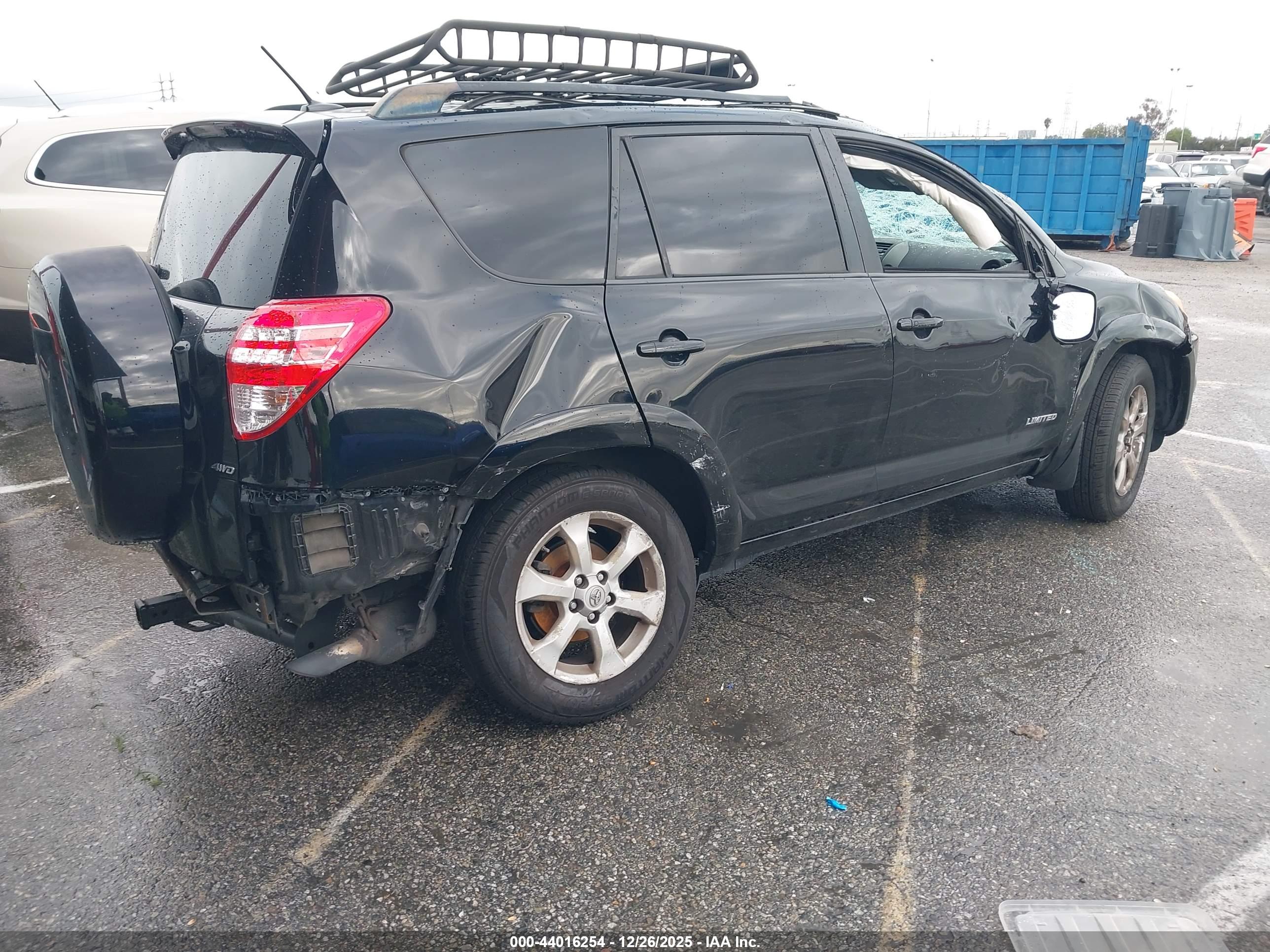 TOYOTA RAV4 image 4