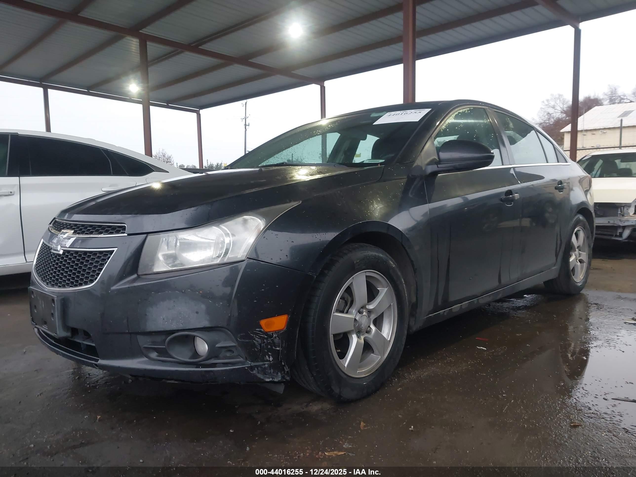 CHEVROLET CRUZE image 2