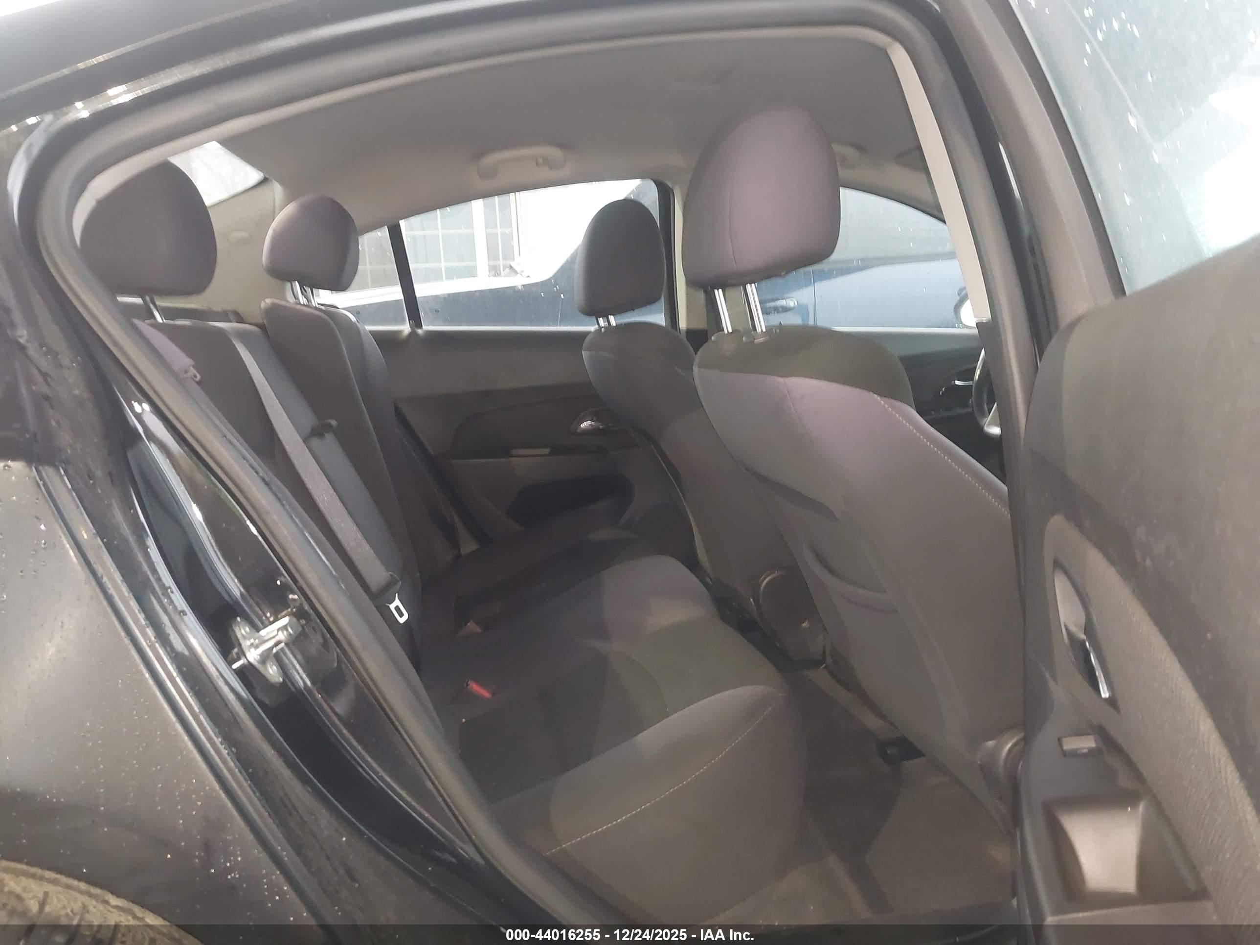 CHEVROLET CRUZE image 8