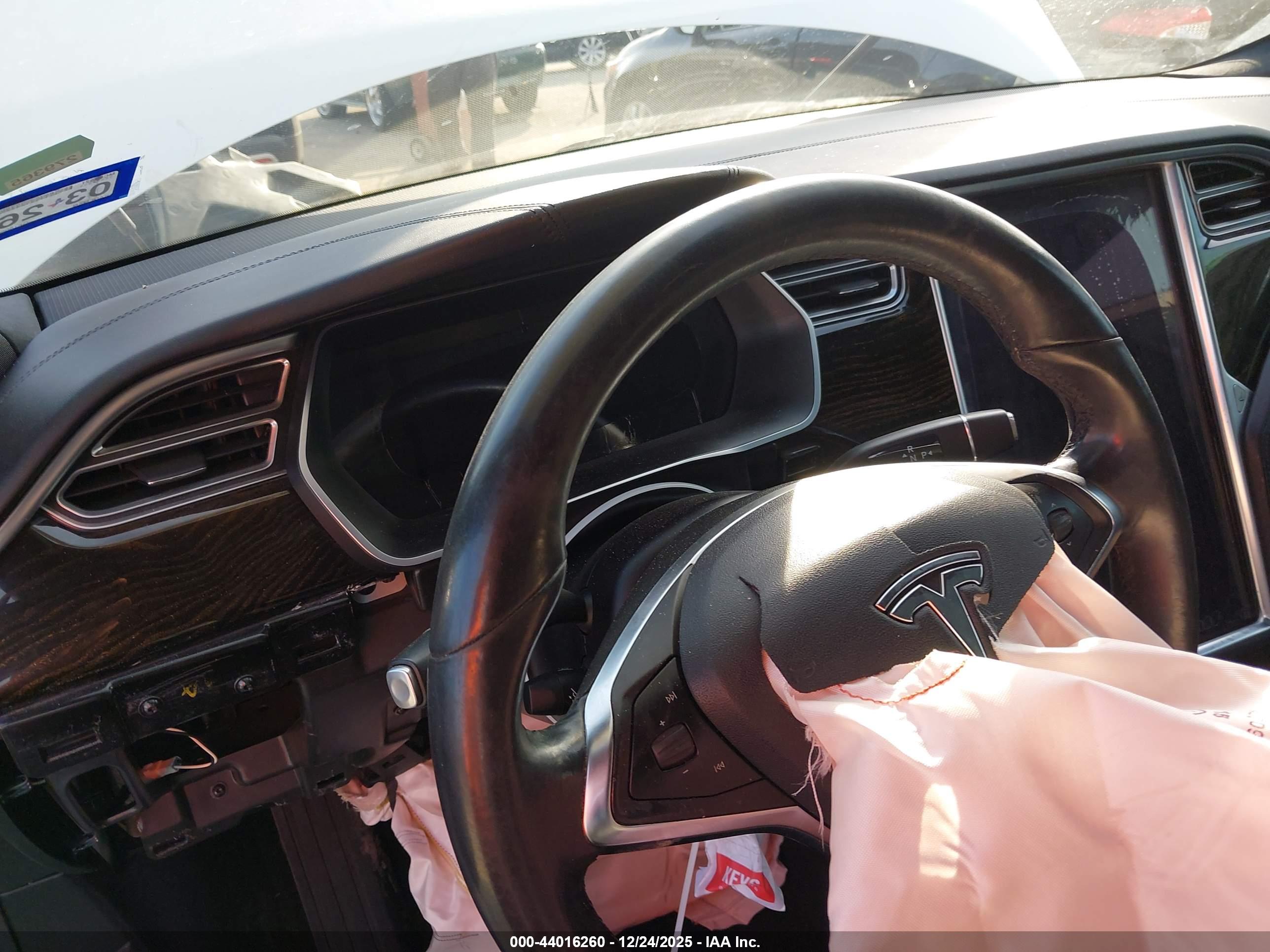 TESLA MODEL image 7