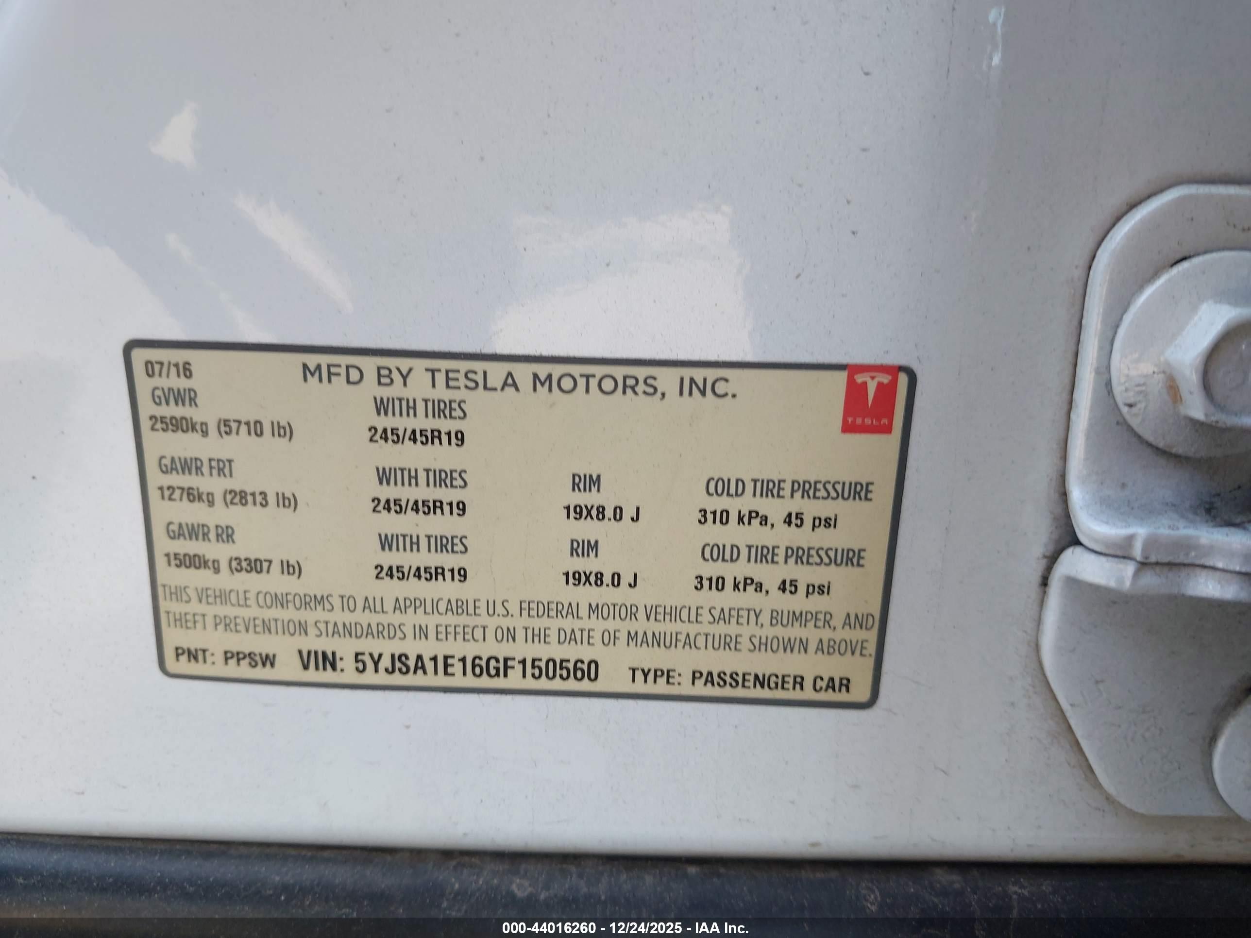 TESLA MODEL image 9