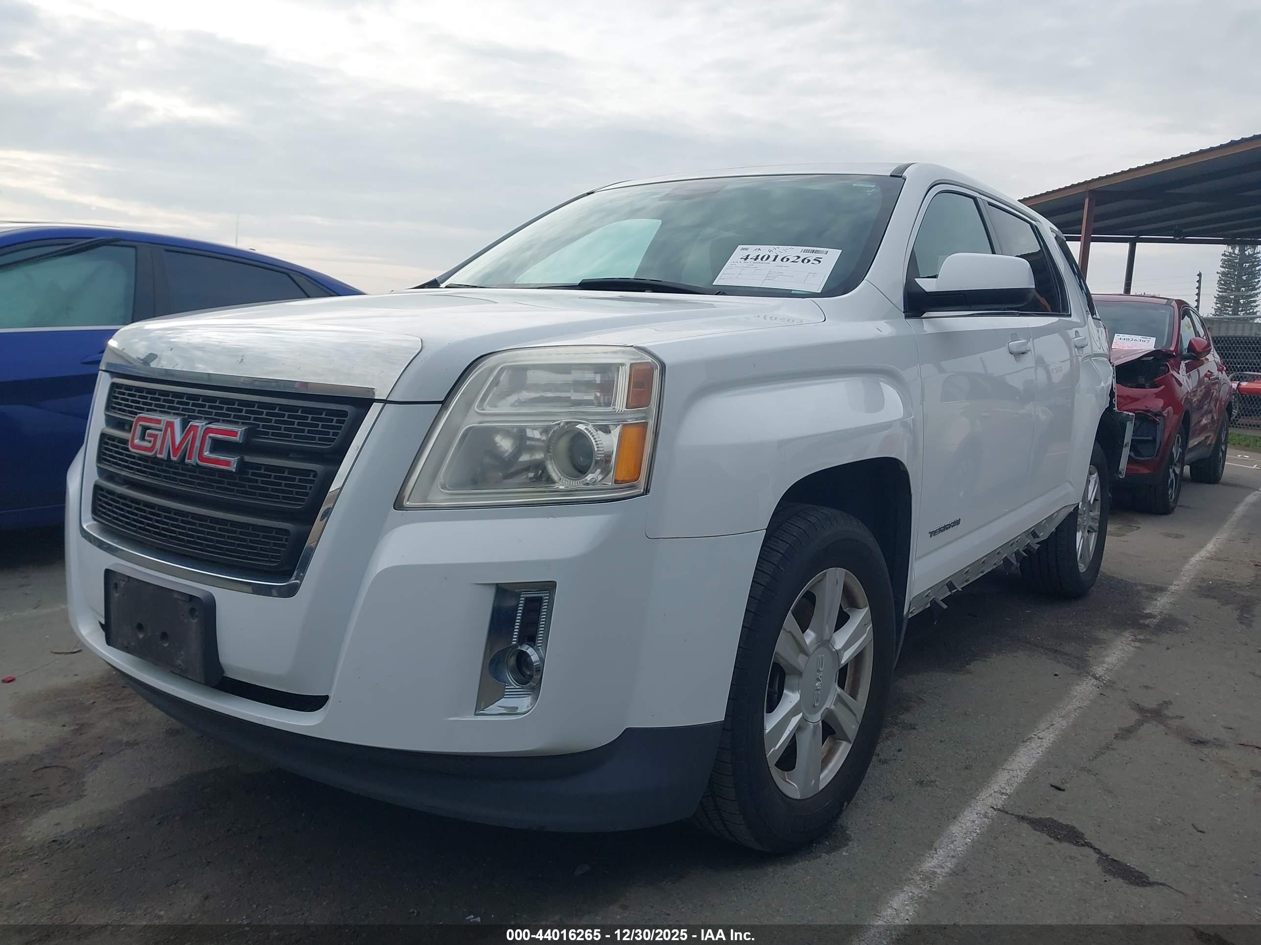 GMC TERRAIN image 2