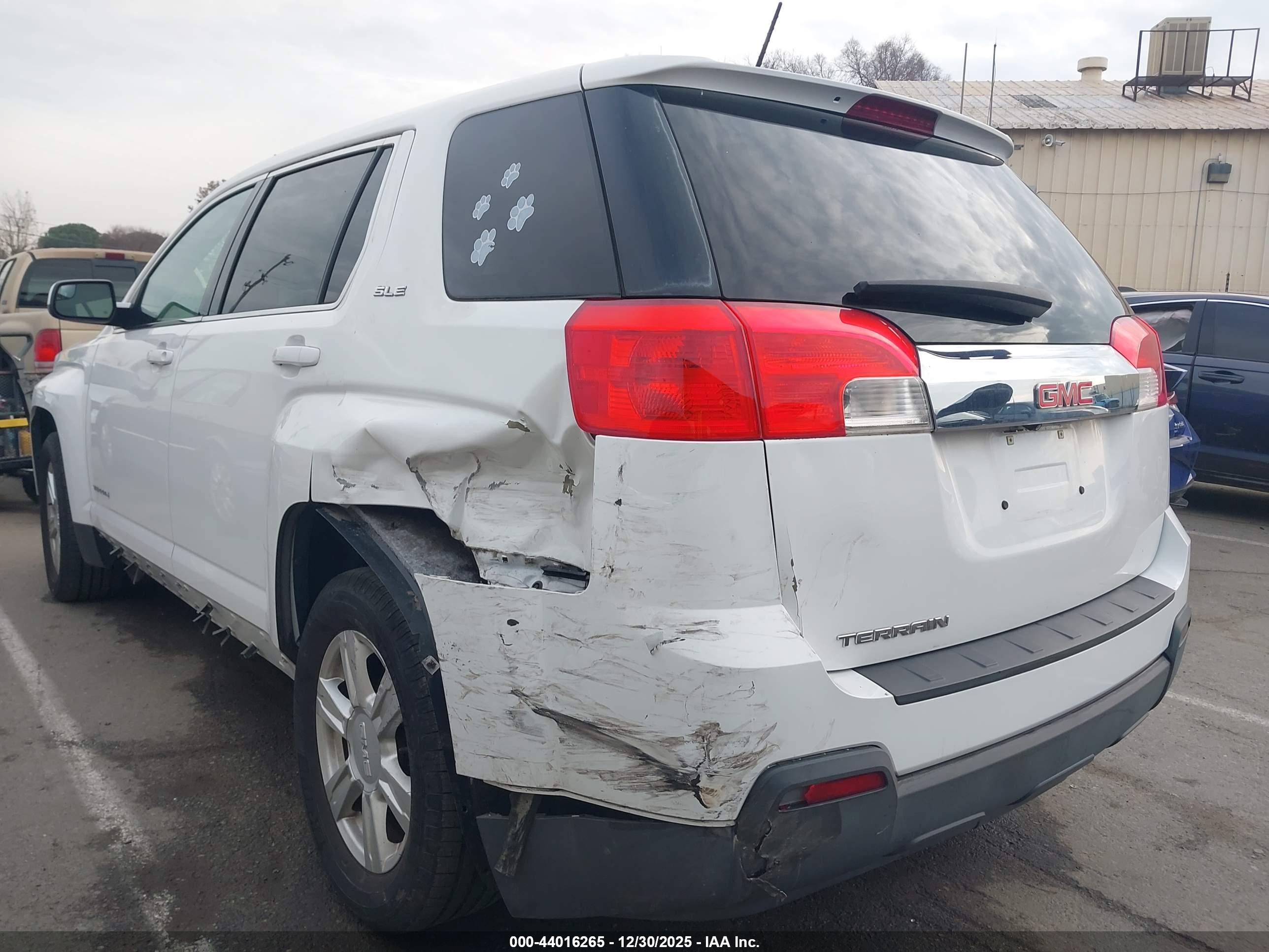 GMC TERRAIN image 3