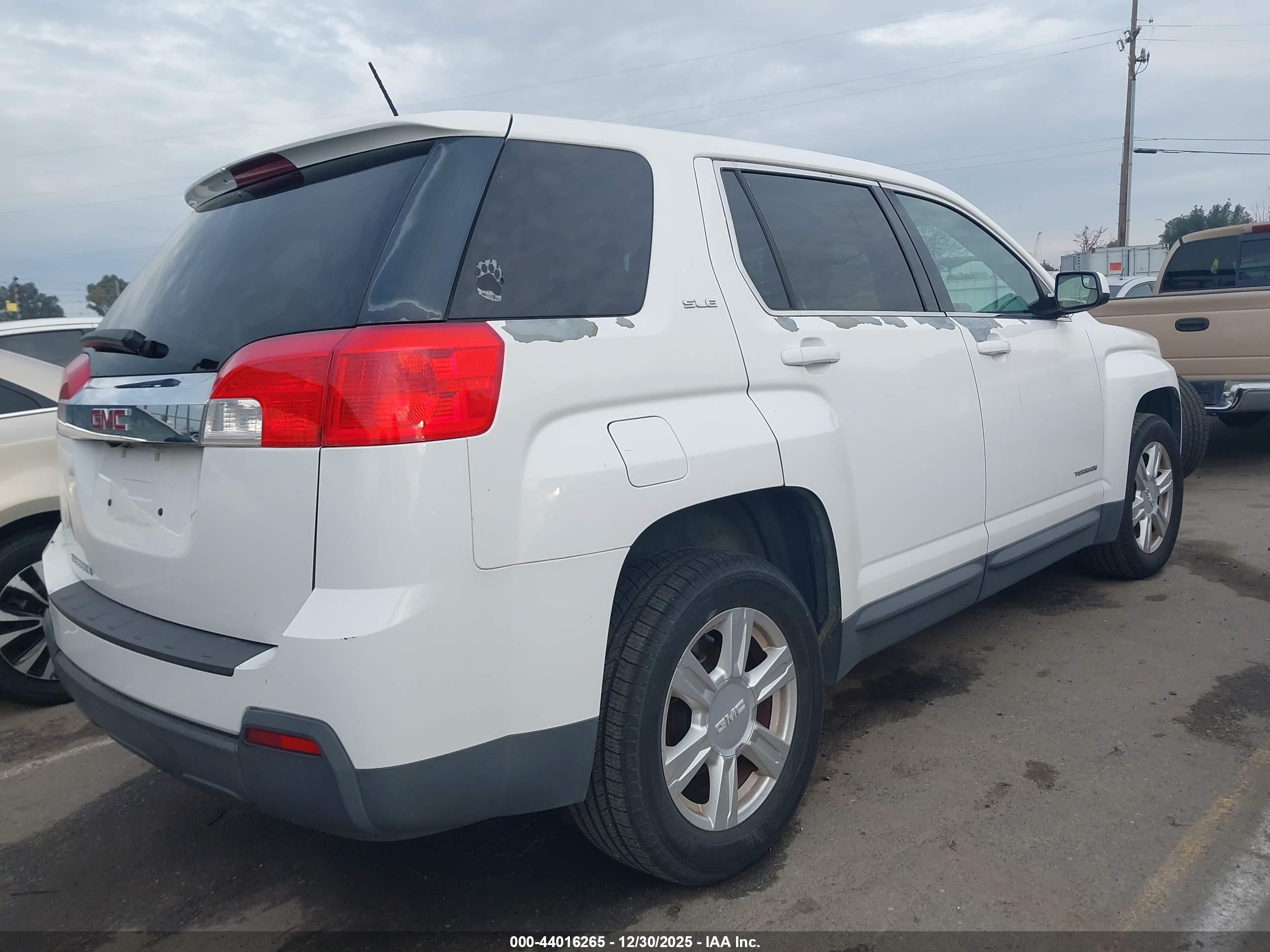 GMC TERRAIN image 4