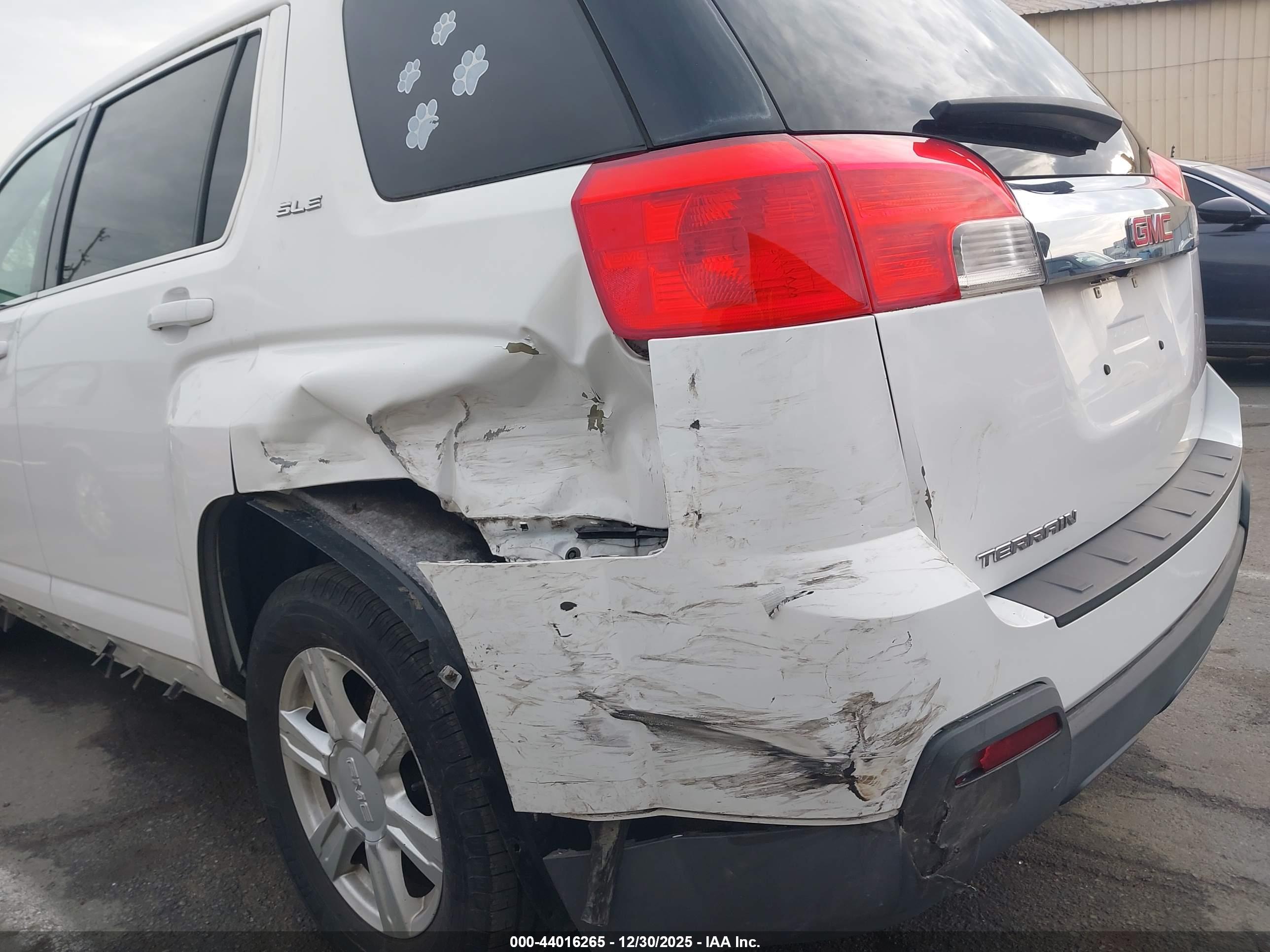 GMC TERRAIN image 6