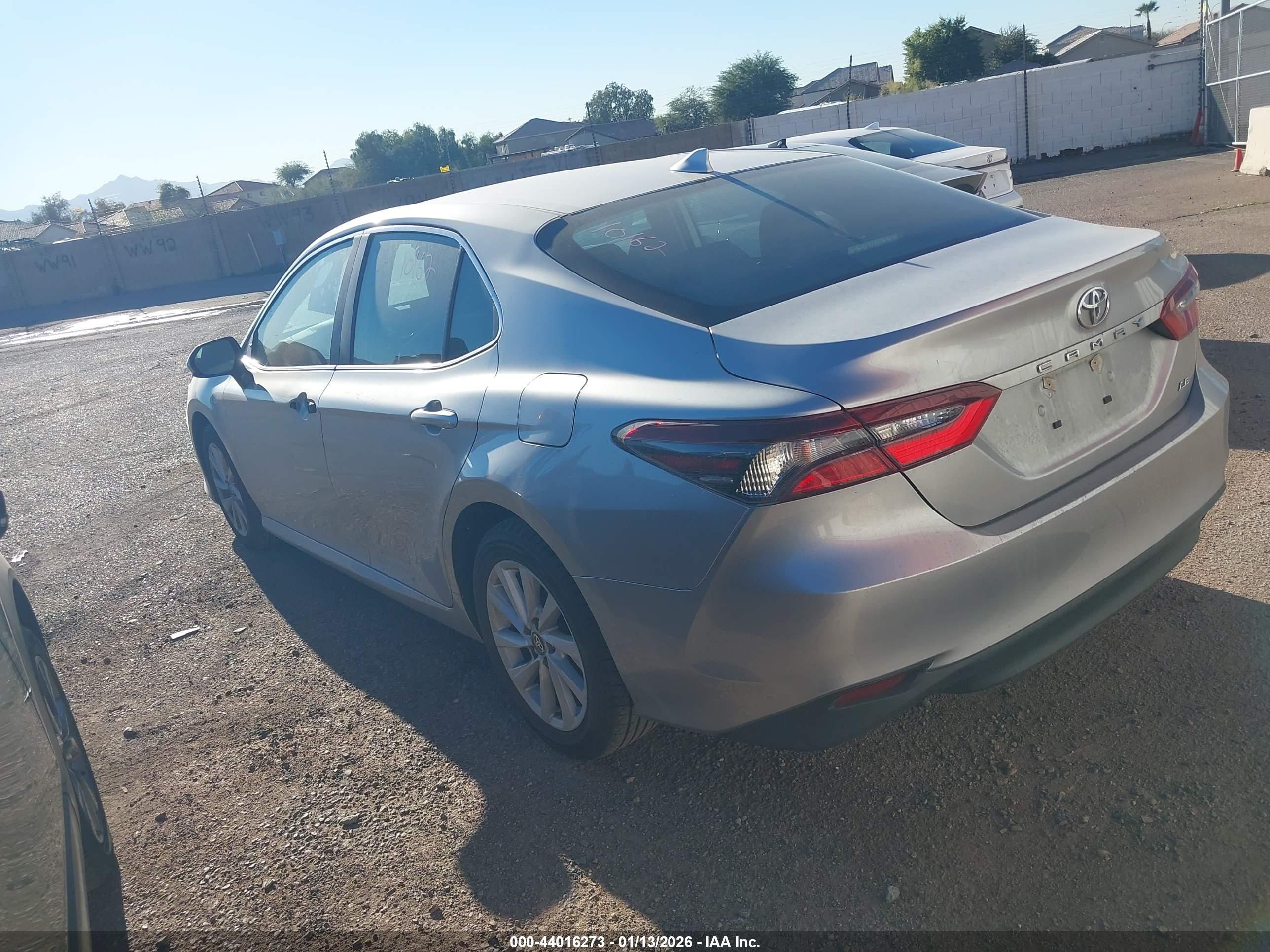 TOYOTA CAMRY image 3