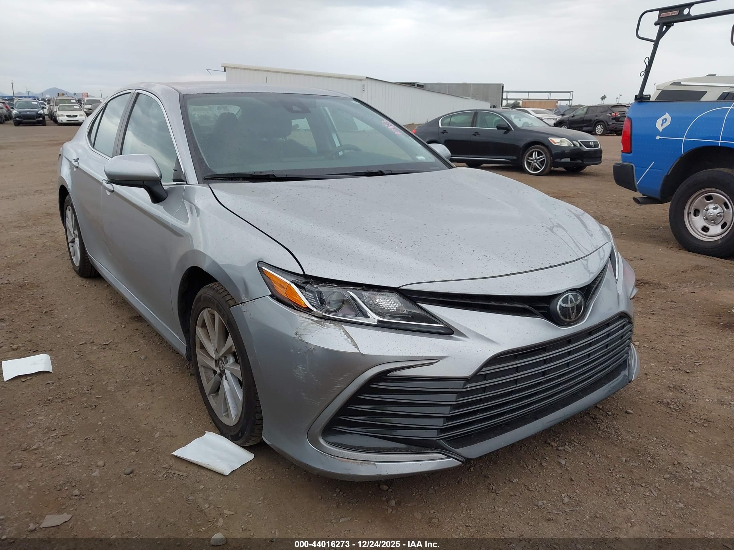 TOYOTA CAMRY image 6
