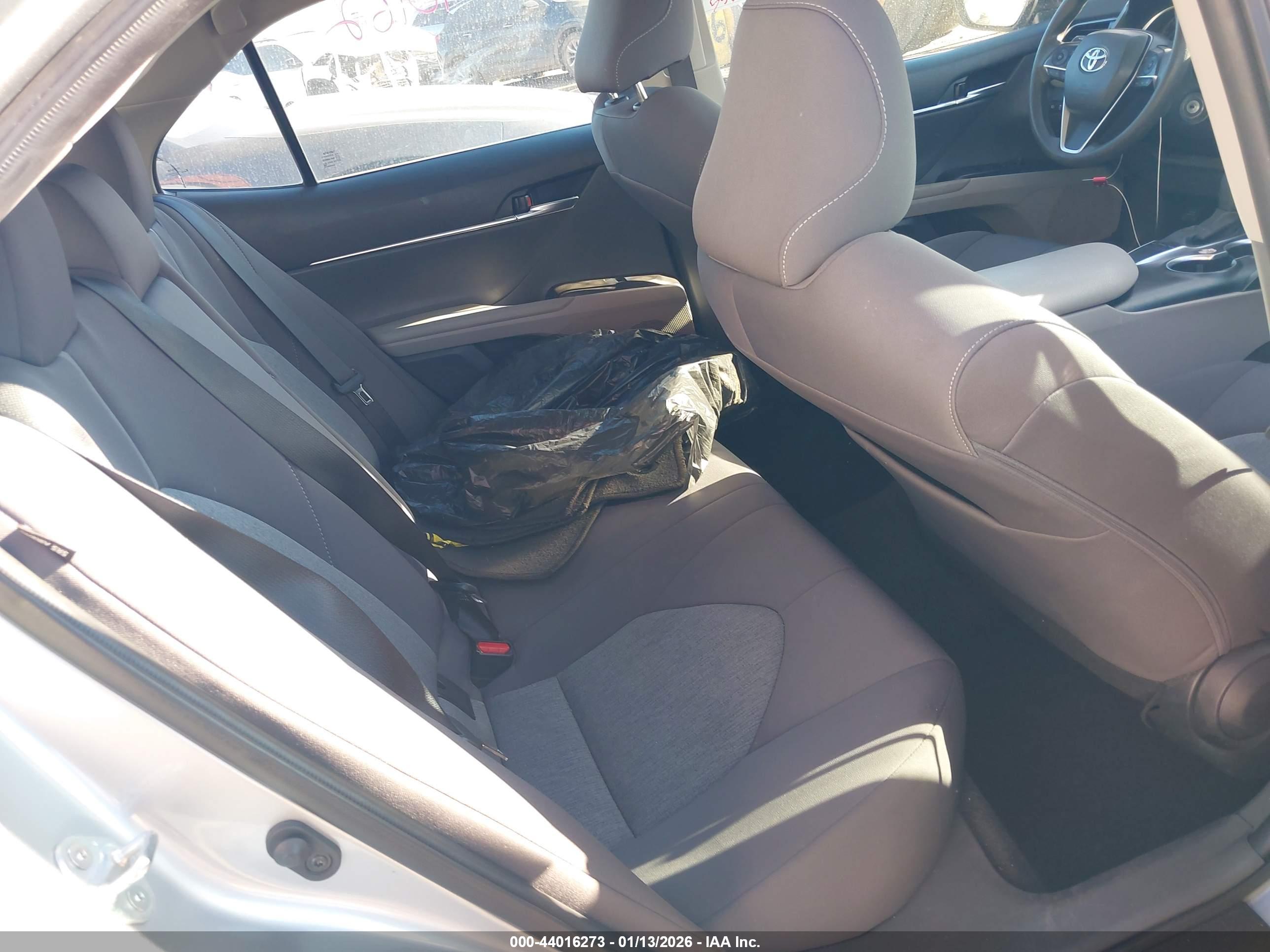 TOYOTA CAMRY image 8