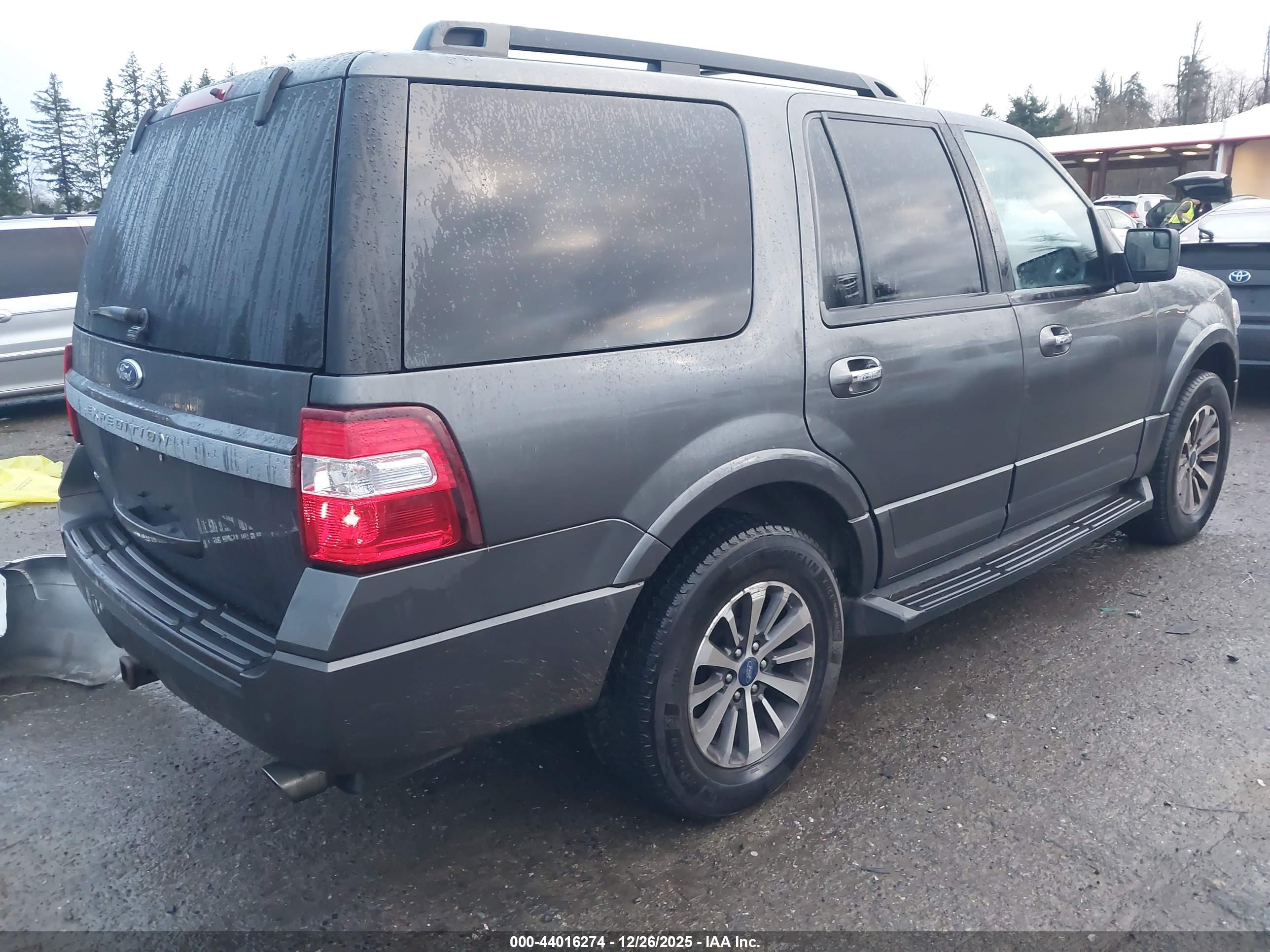 FORD EXPEDITION image 4