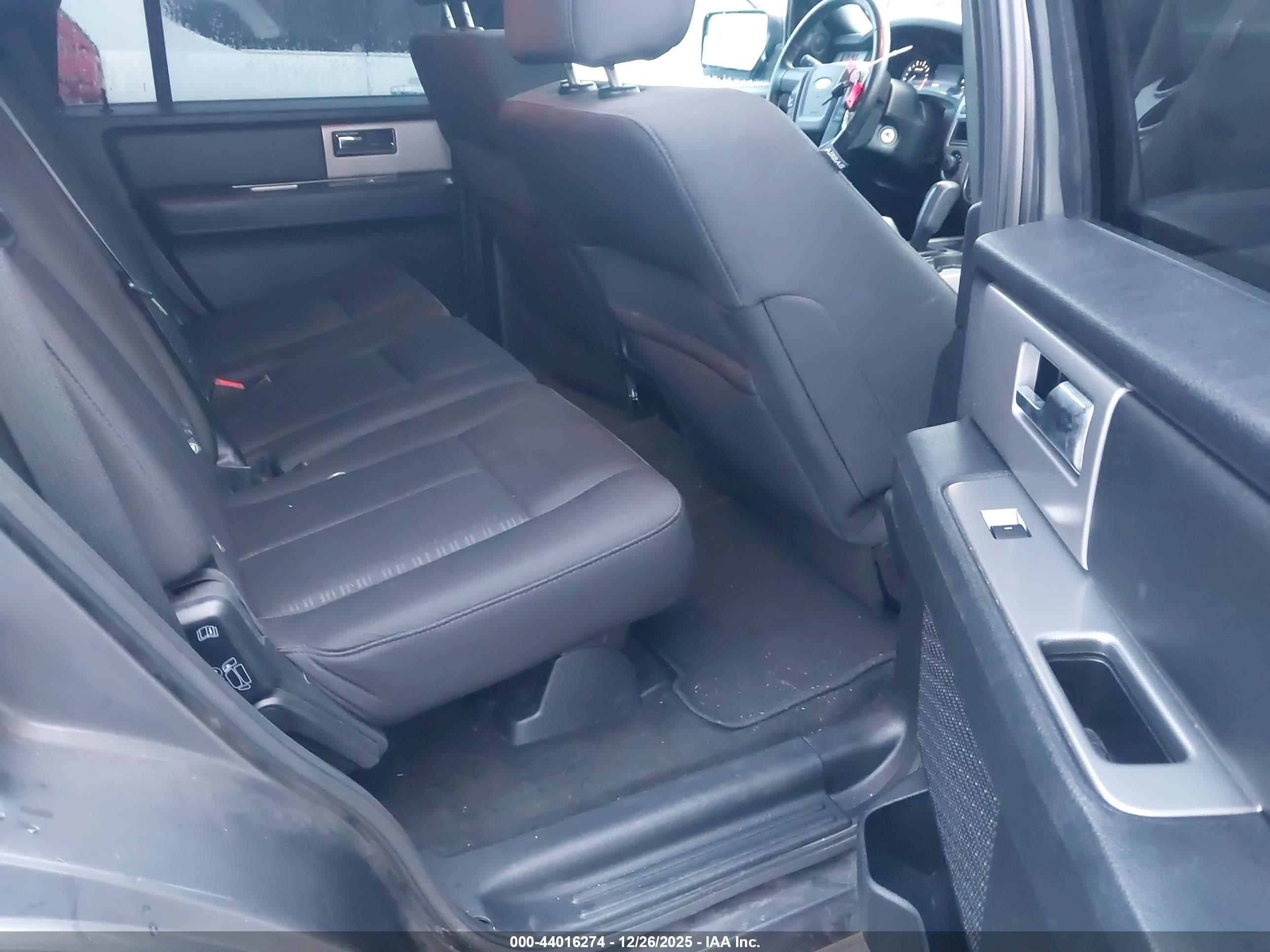 FORD EXPEDITION image 8