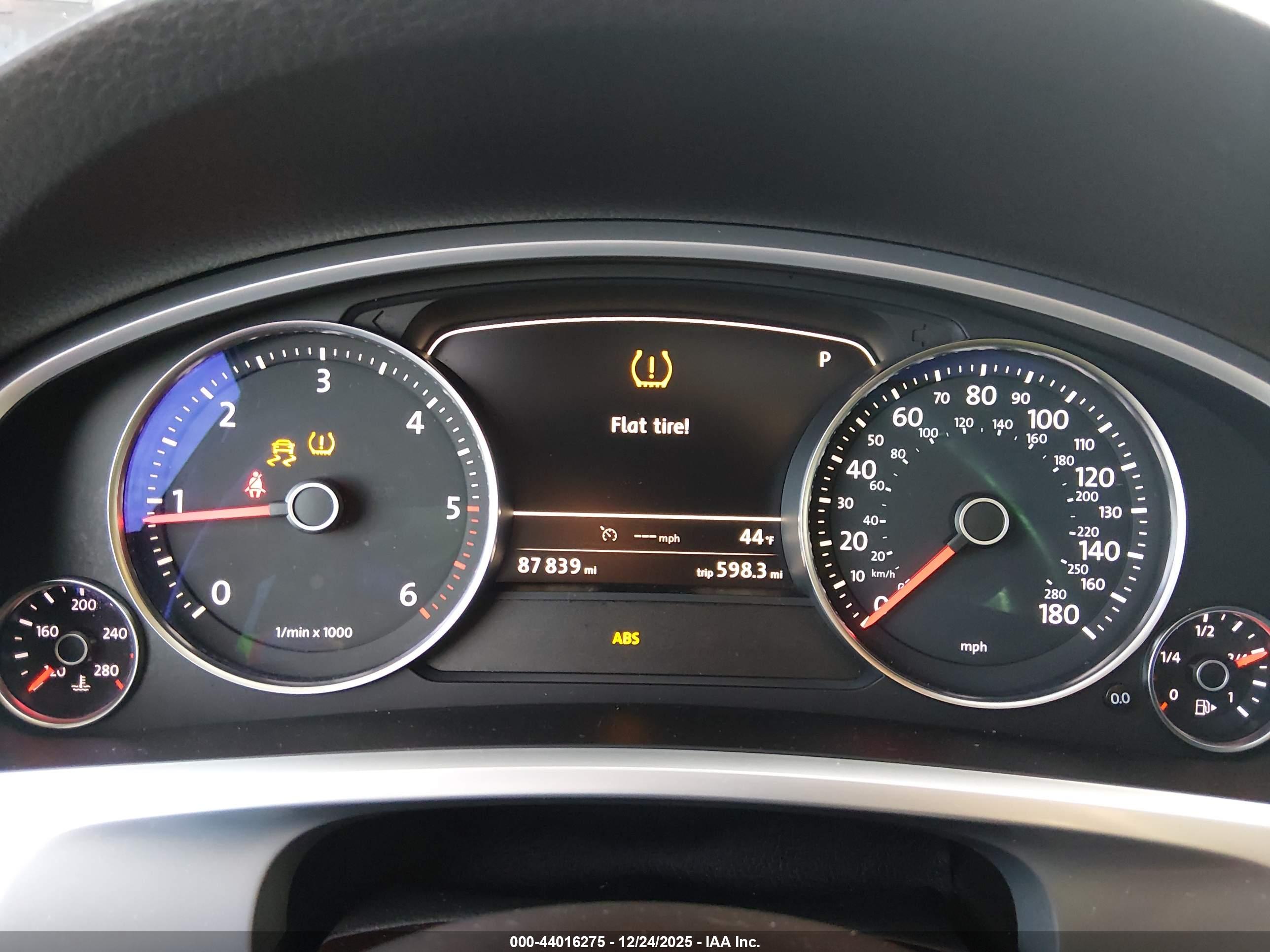 VOLKSWAGEN TOUAREG image 7
