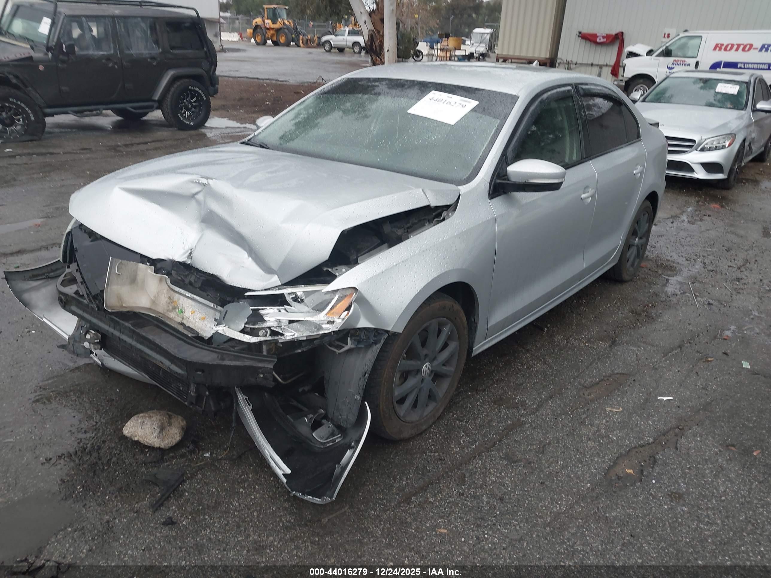 VOLKSWAGEN JETTA image 2