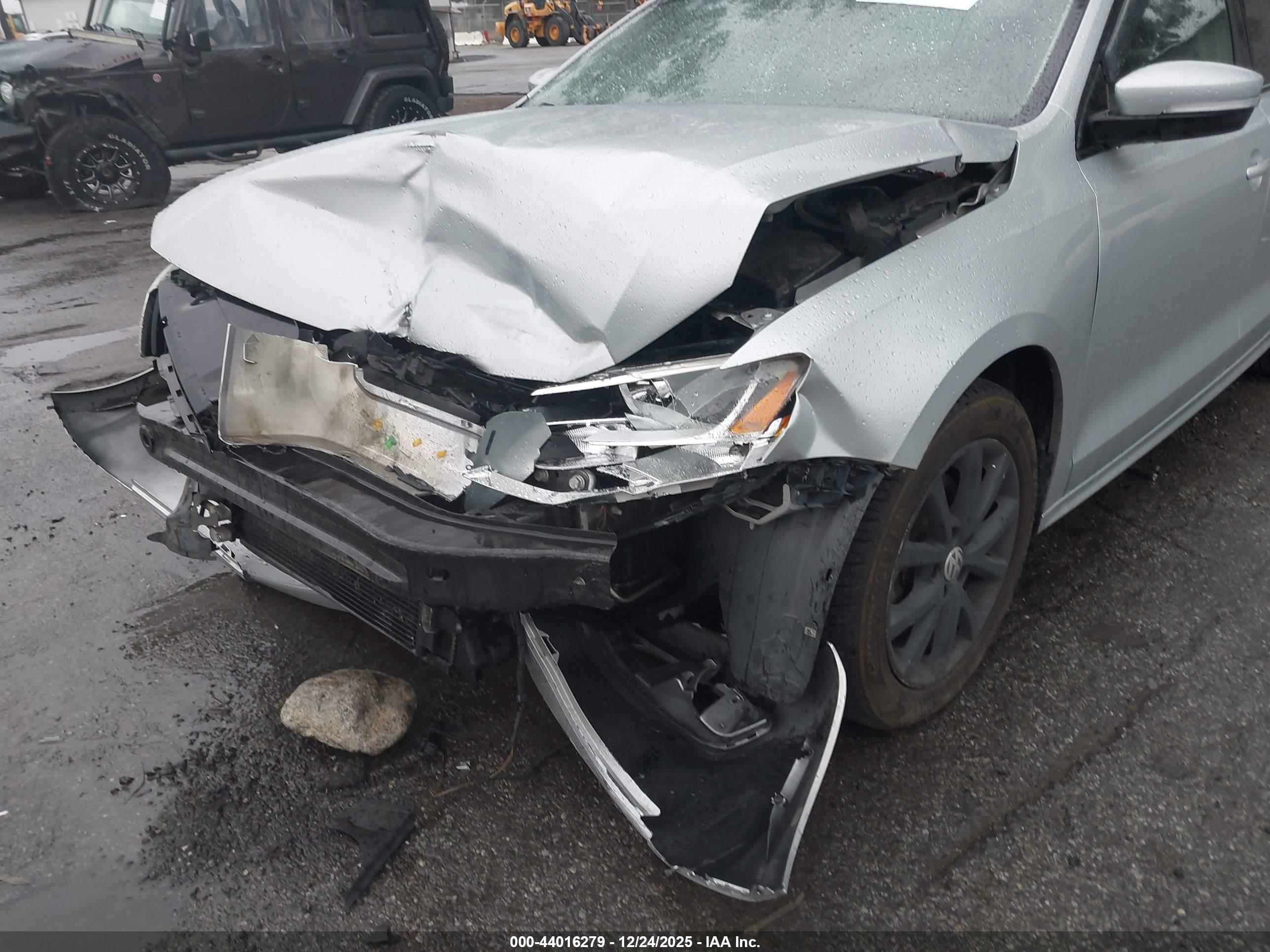 VOLKSWAGEN JETTA image 6