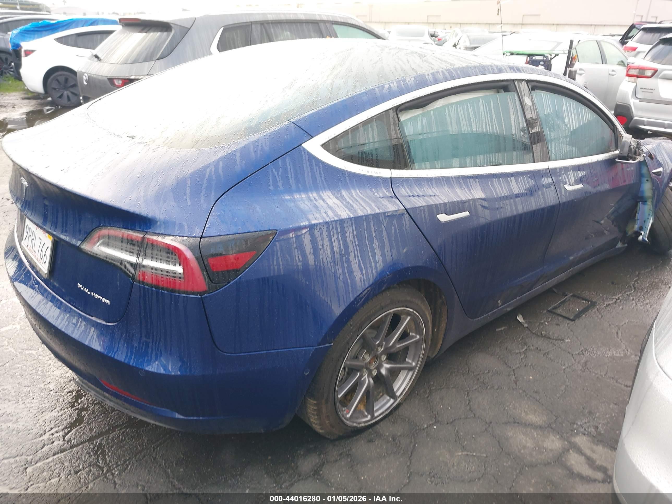TESLA MODEL image 4