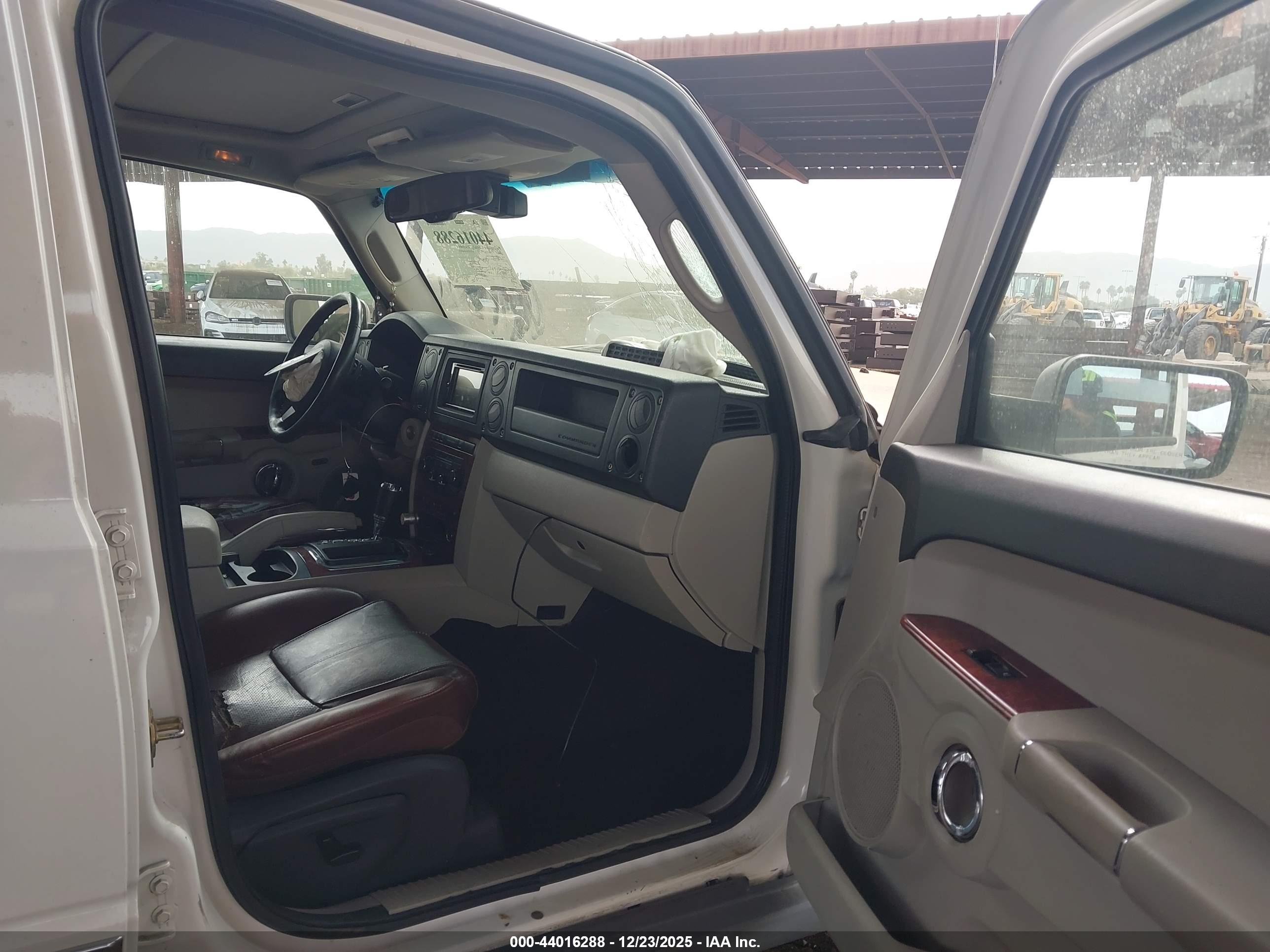 JEEP COMMANDER image 5