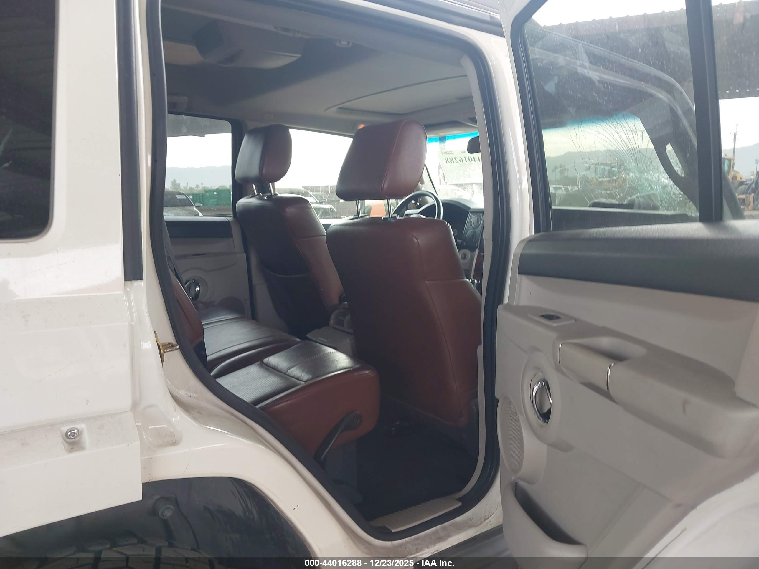 JEEP COMMANDER image 8