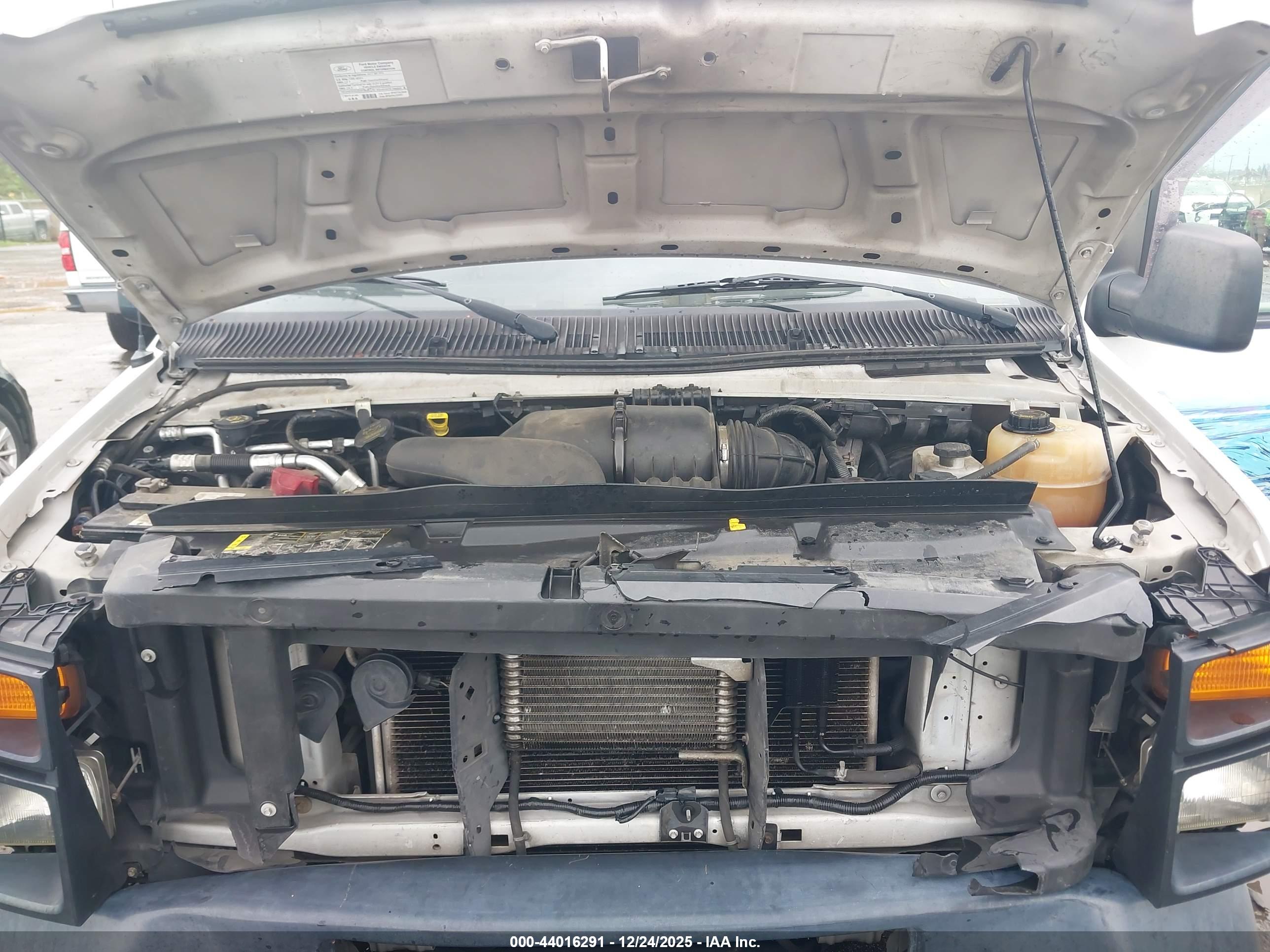 FORD E-150 image 10