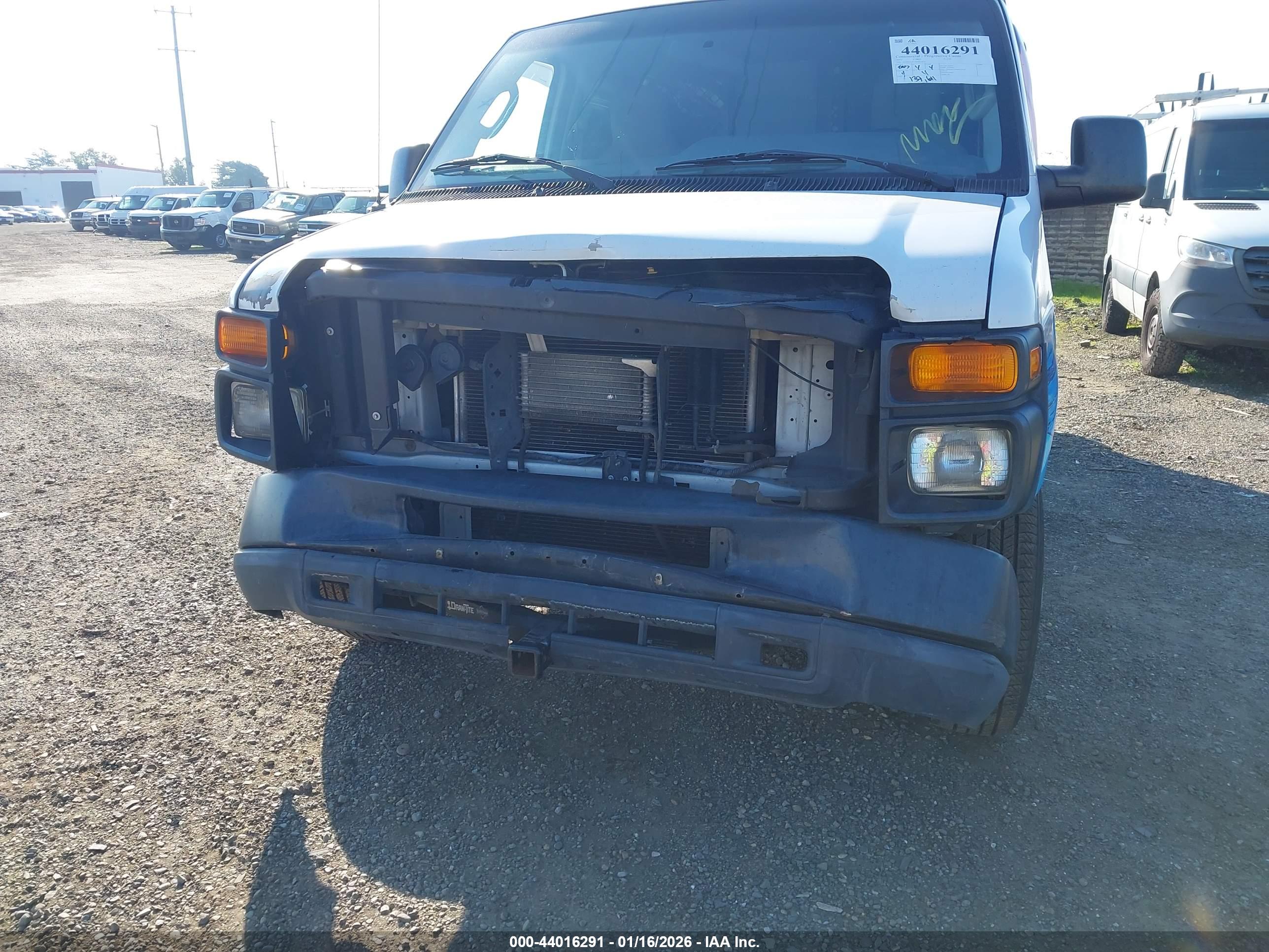 FORD E-150 image 6