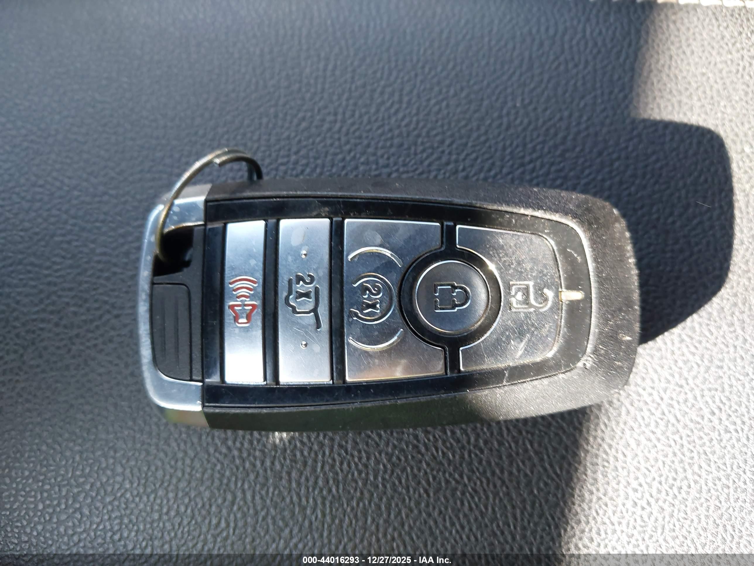 FORD ESCAPE image 11