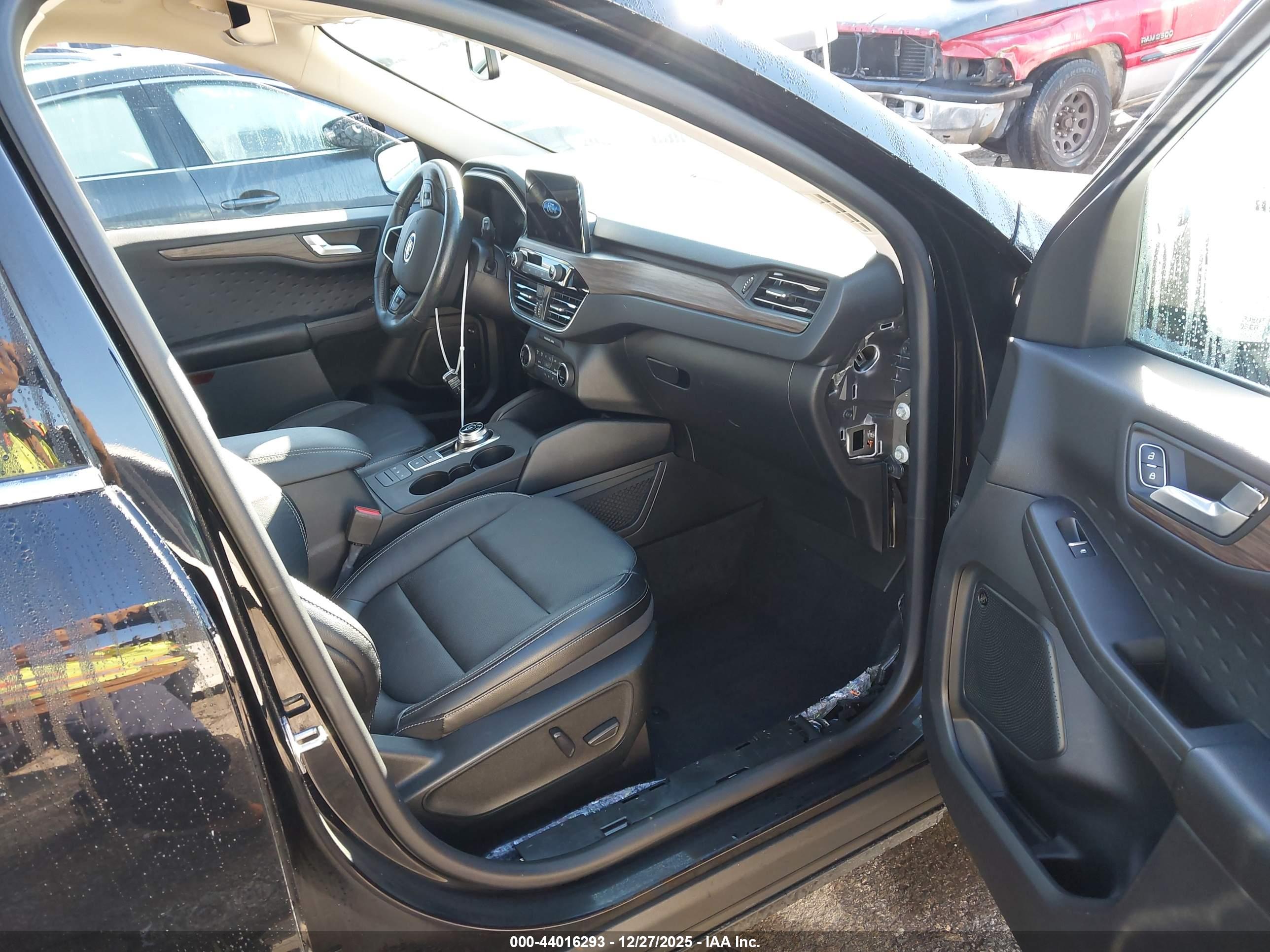 FORD ESCAPE image 5