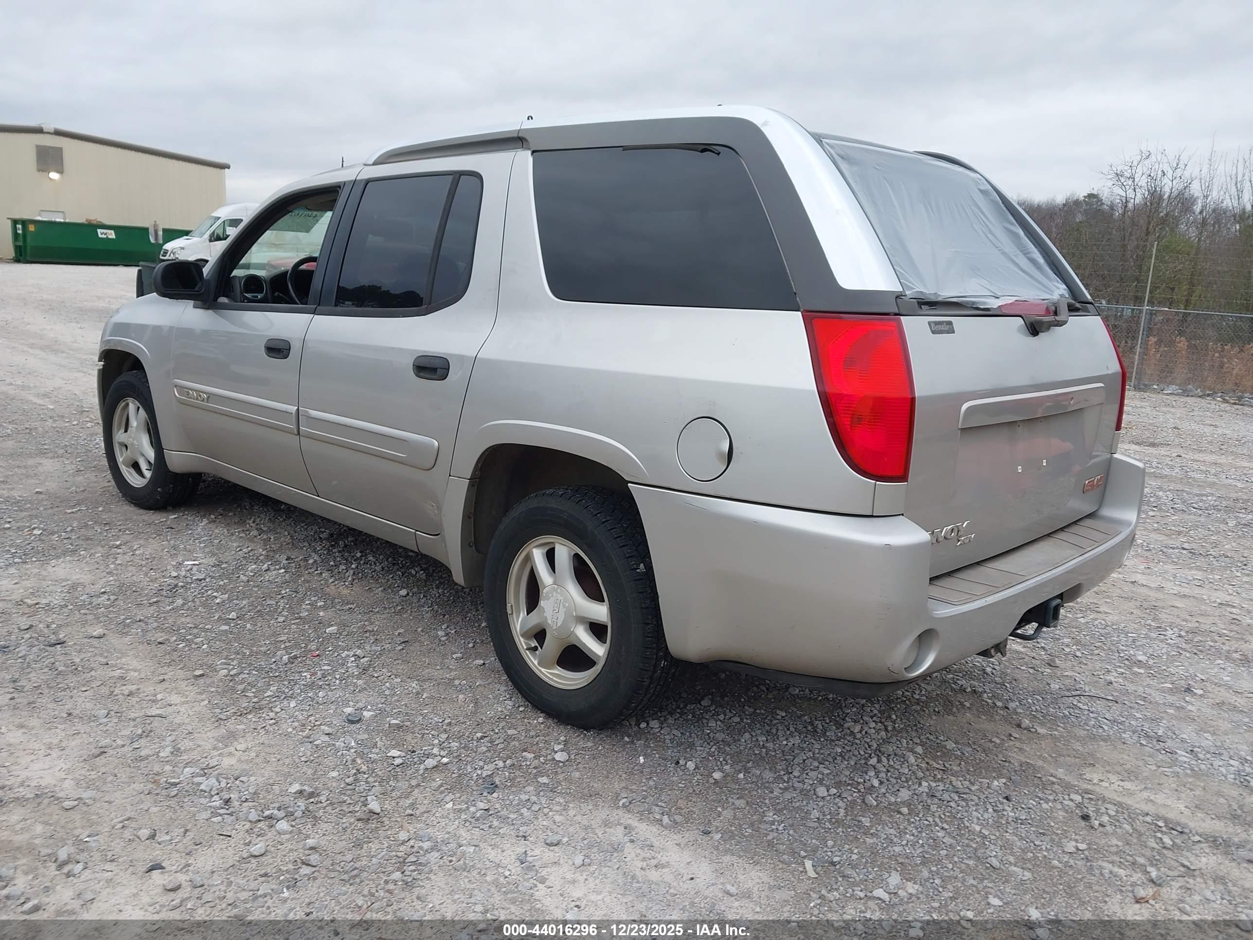 GMC ENVOY image 3