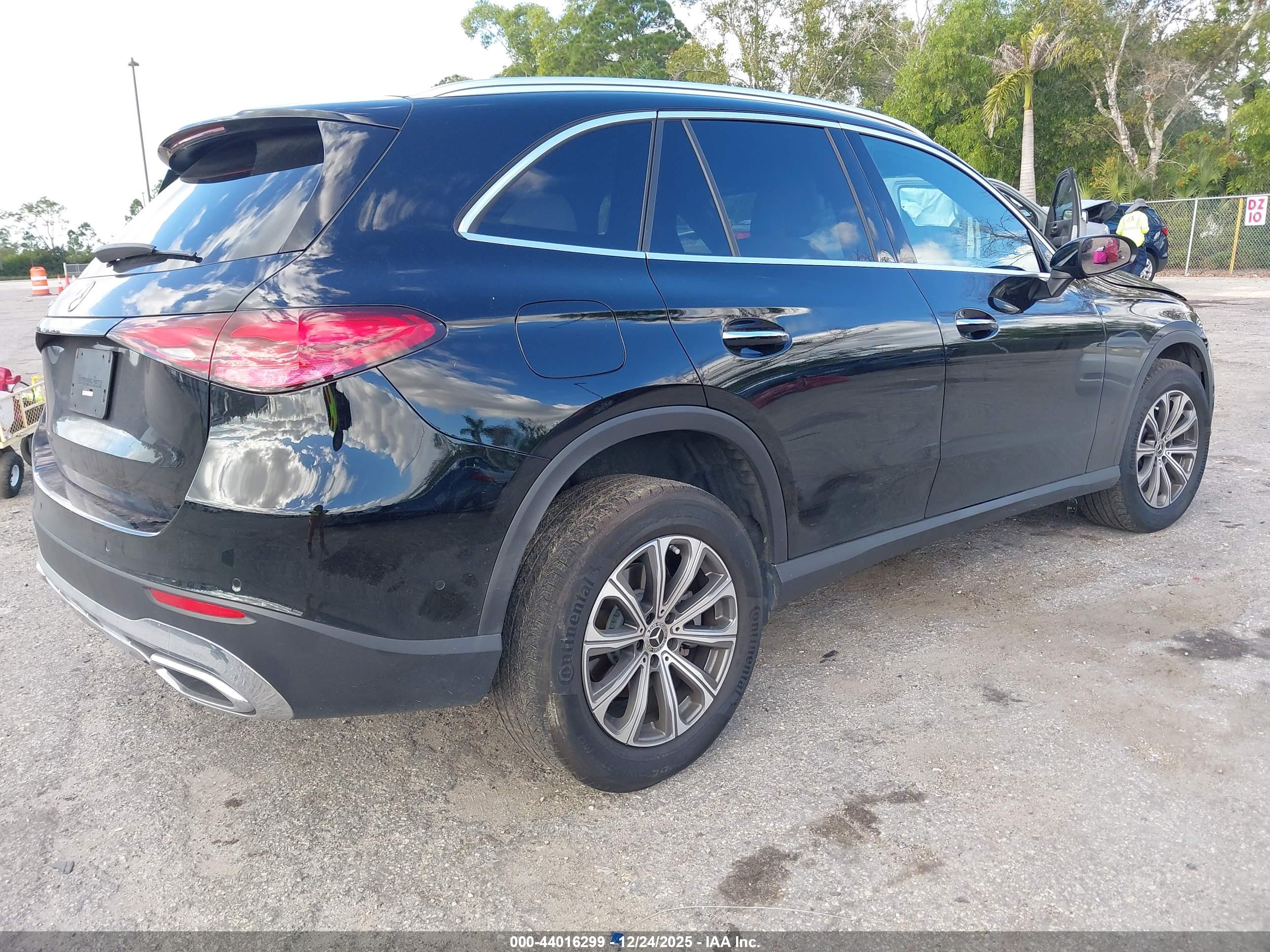 MERCEDES-BENZ GLC image 4