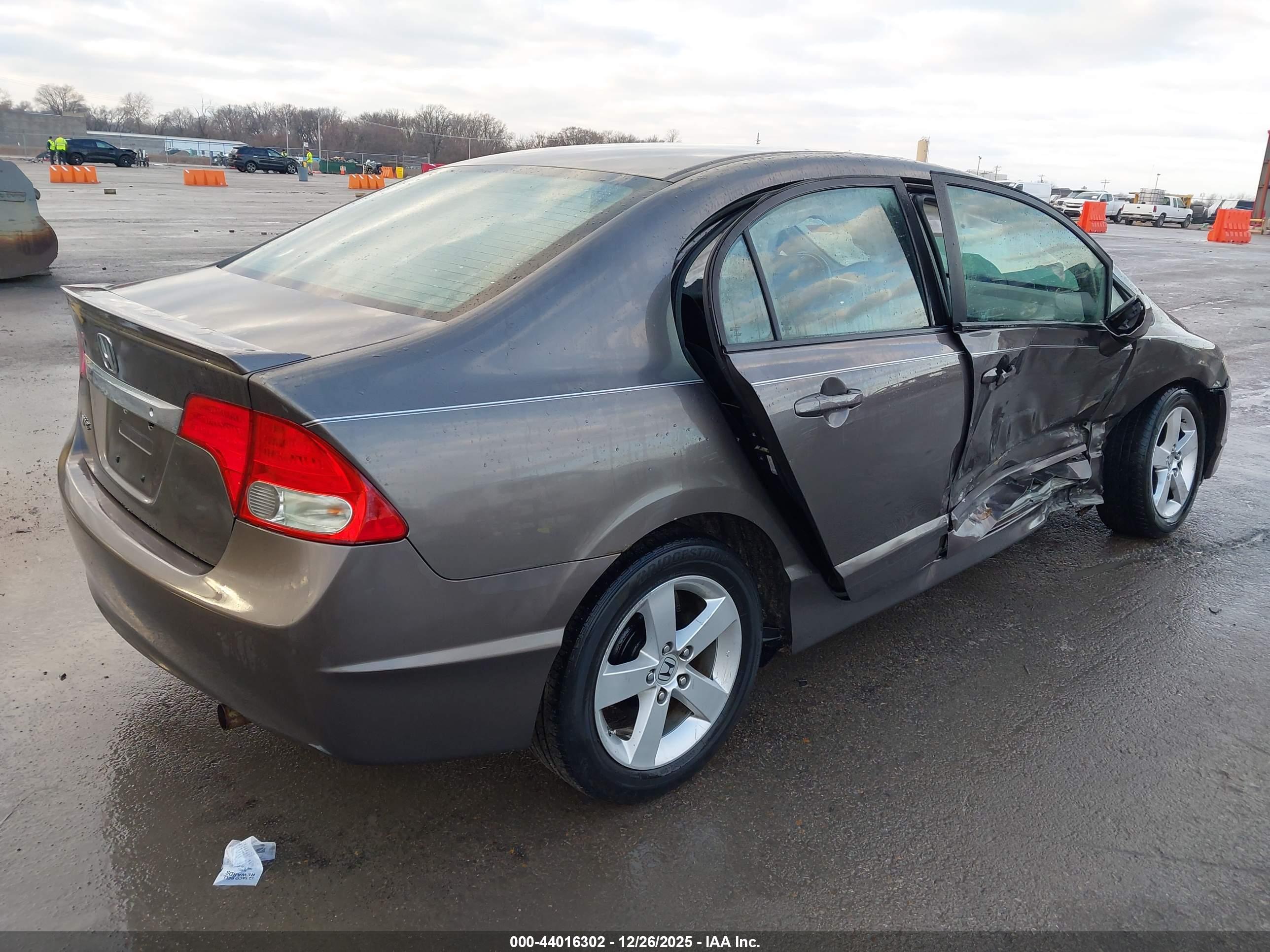 HONDA CIVIC image 4