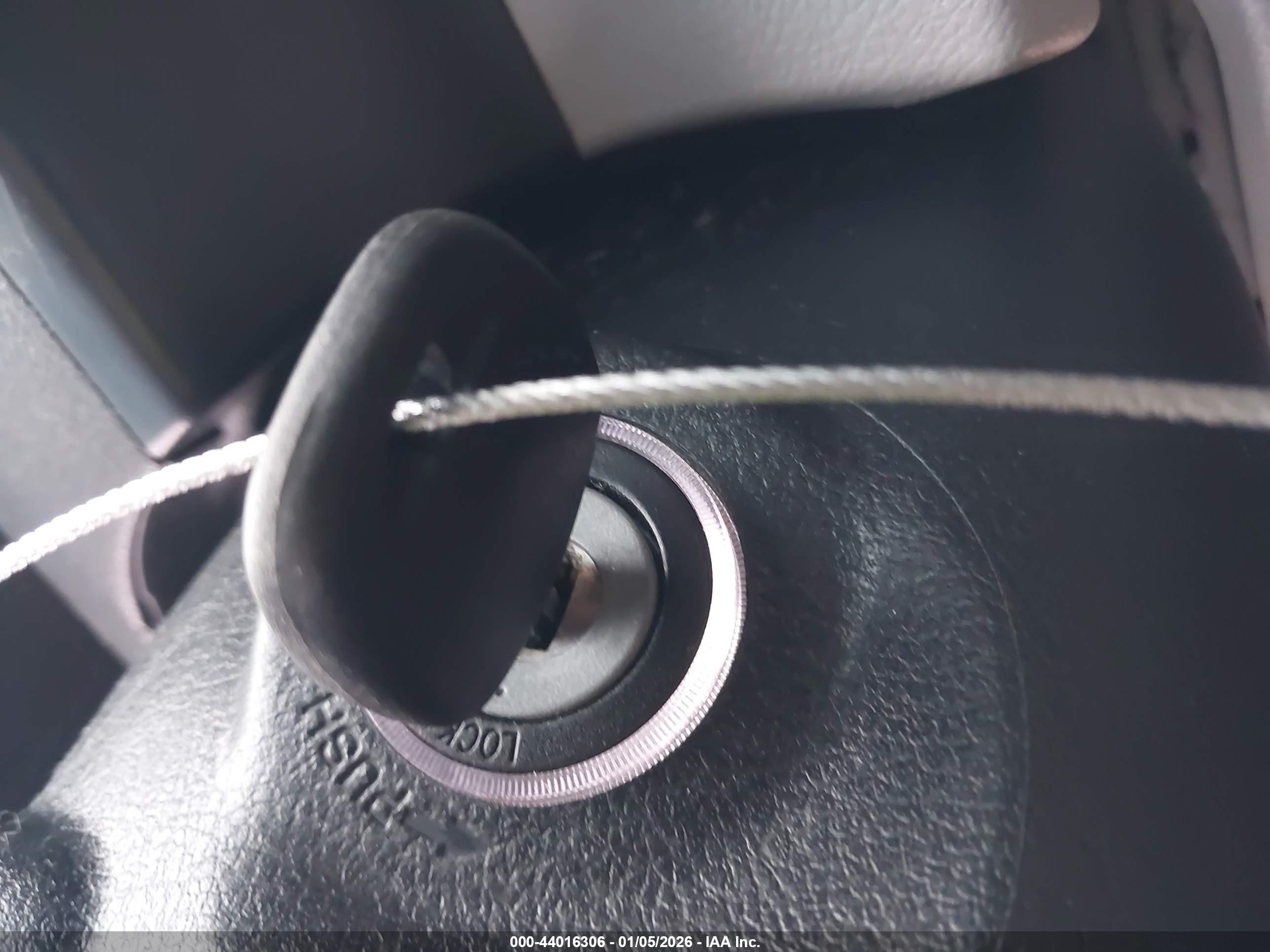 TOYOTA CAMRY image 11