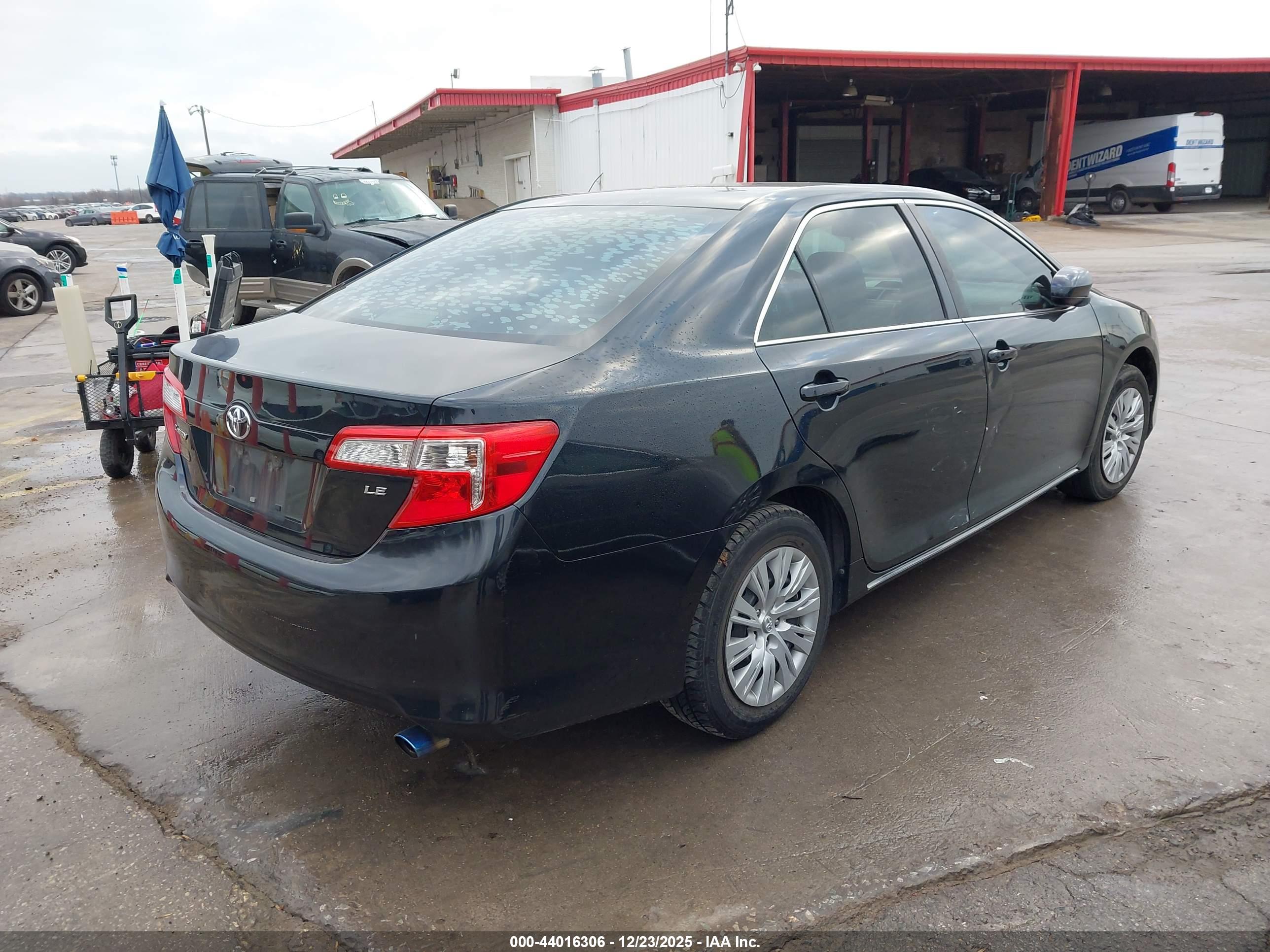 TOYOTA CAMRY image 4