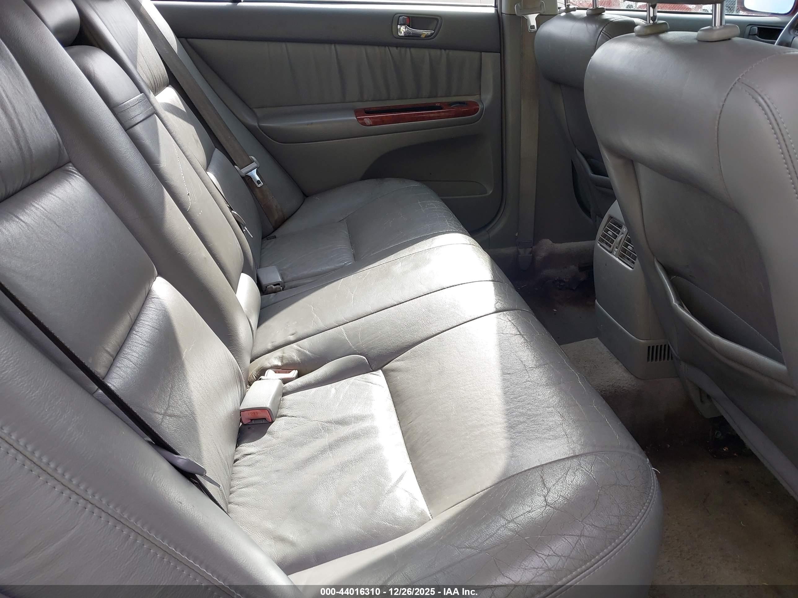 TOYOTA CAMRY image 8