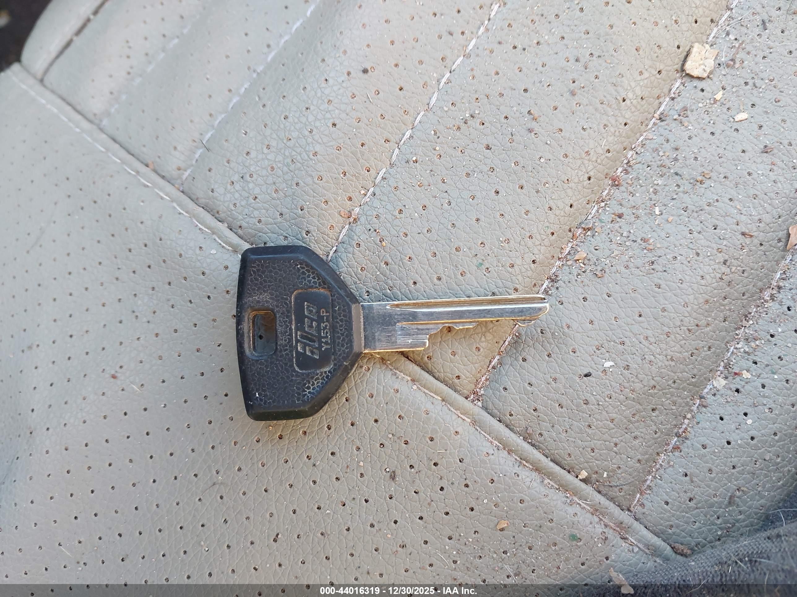 PLYMOUTH VOYAGER image 11