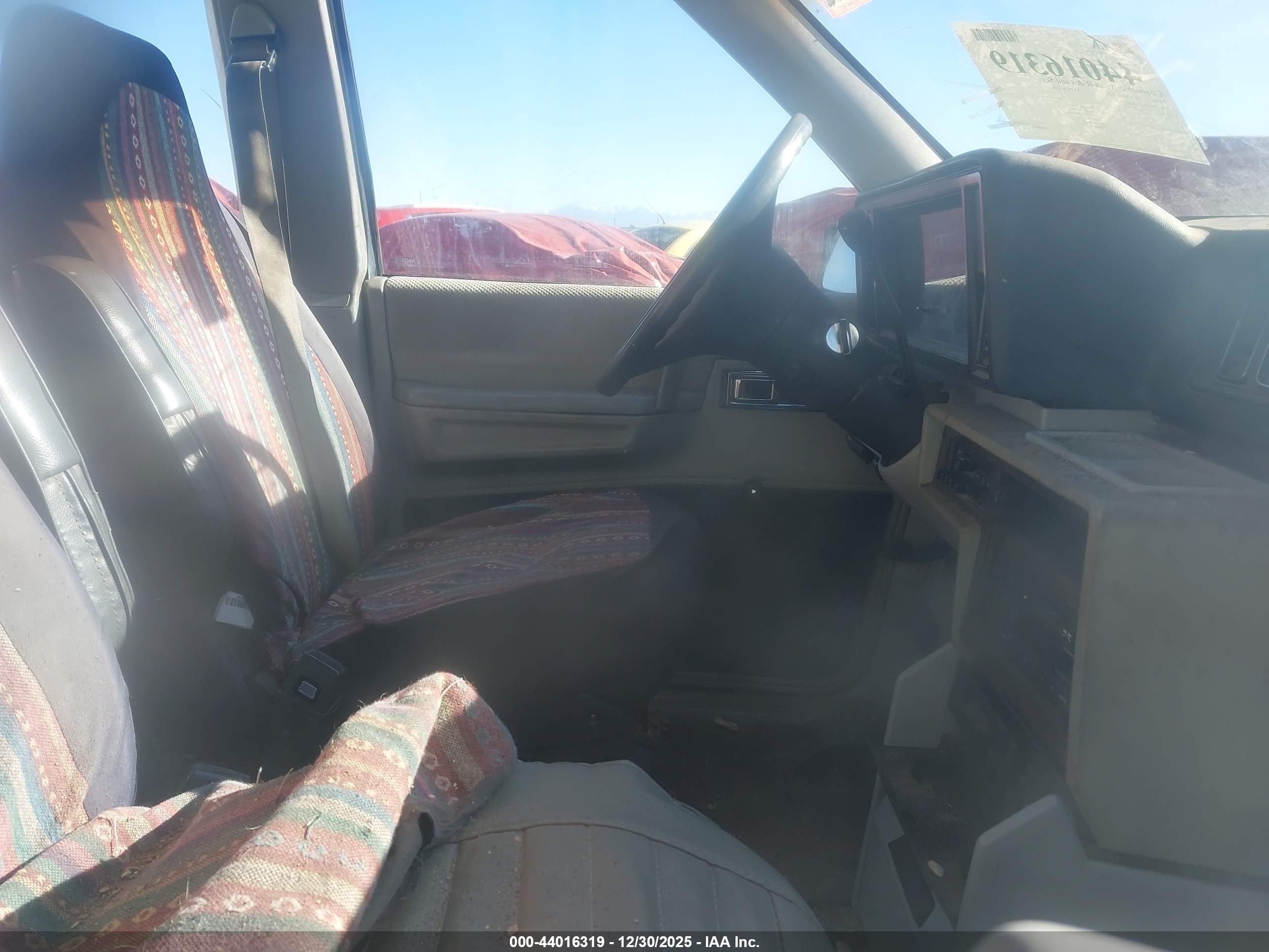 PLYMOUTH VOYAGER image 5