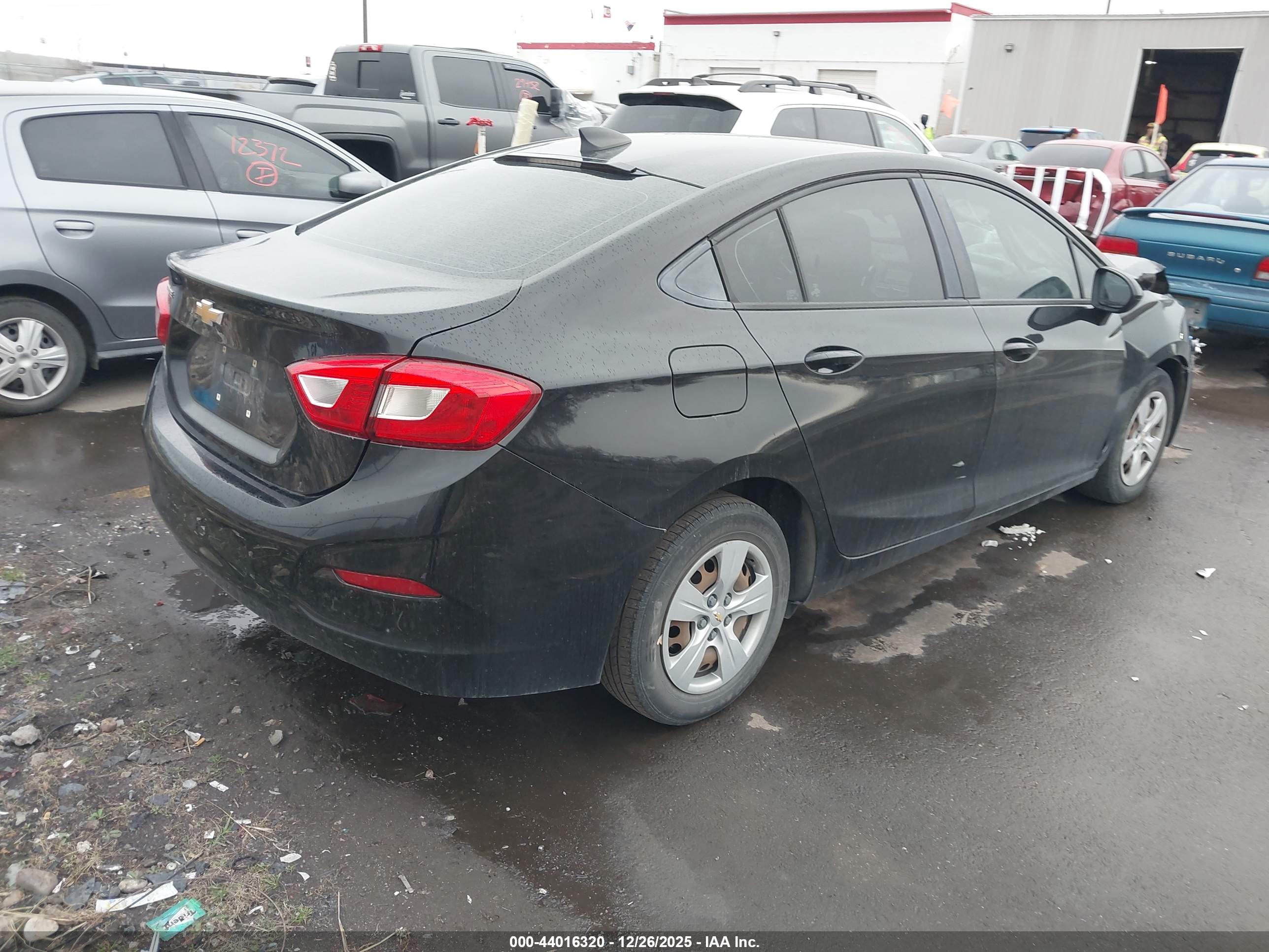 CHEVROLET CRUZE image 4