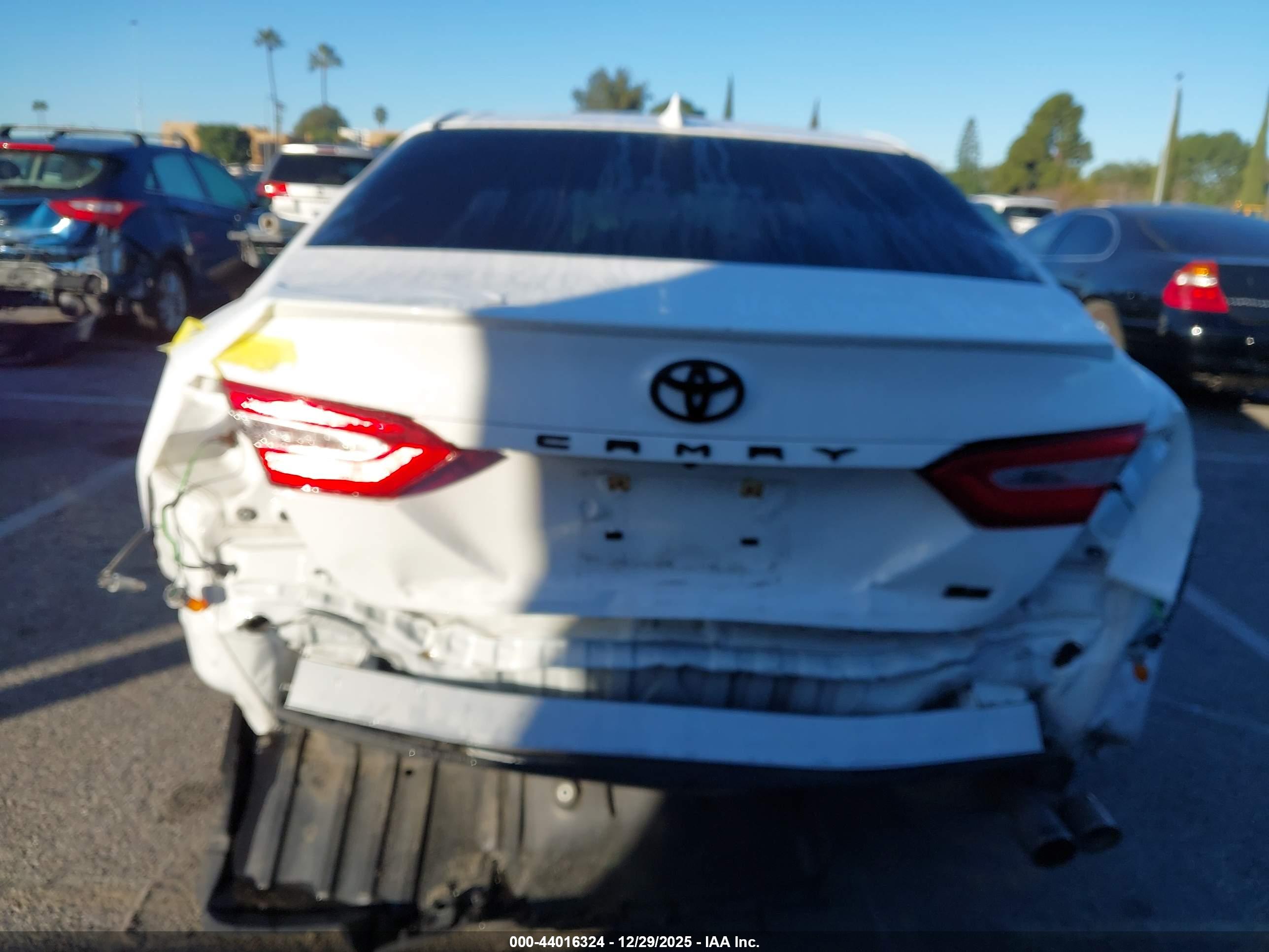 TOYOTA CAMRY image 6