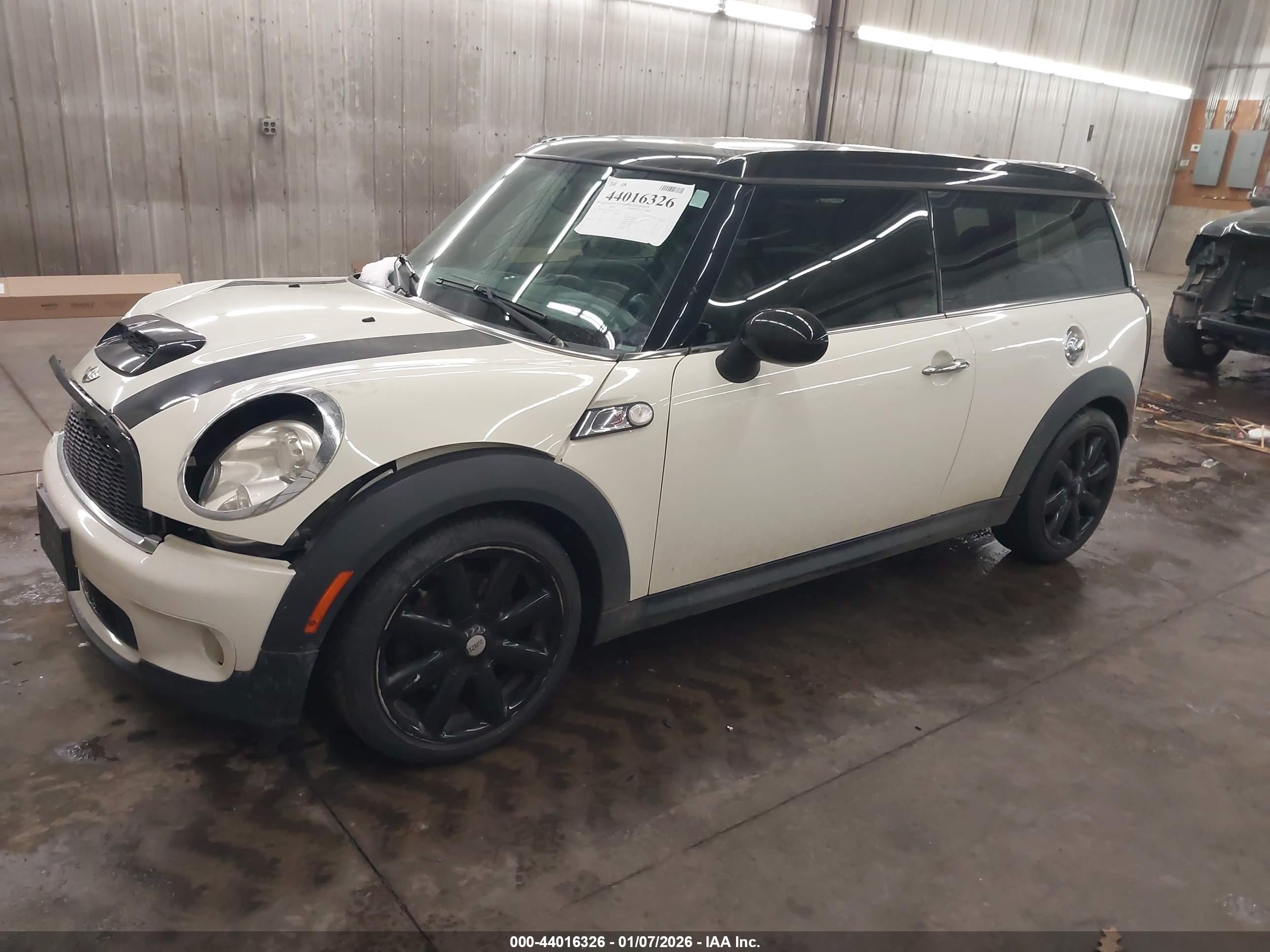MINI COOPER image 2