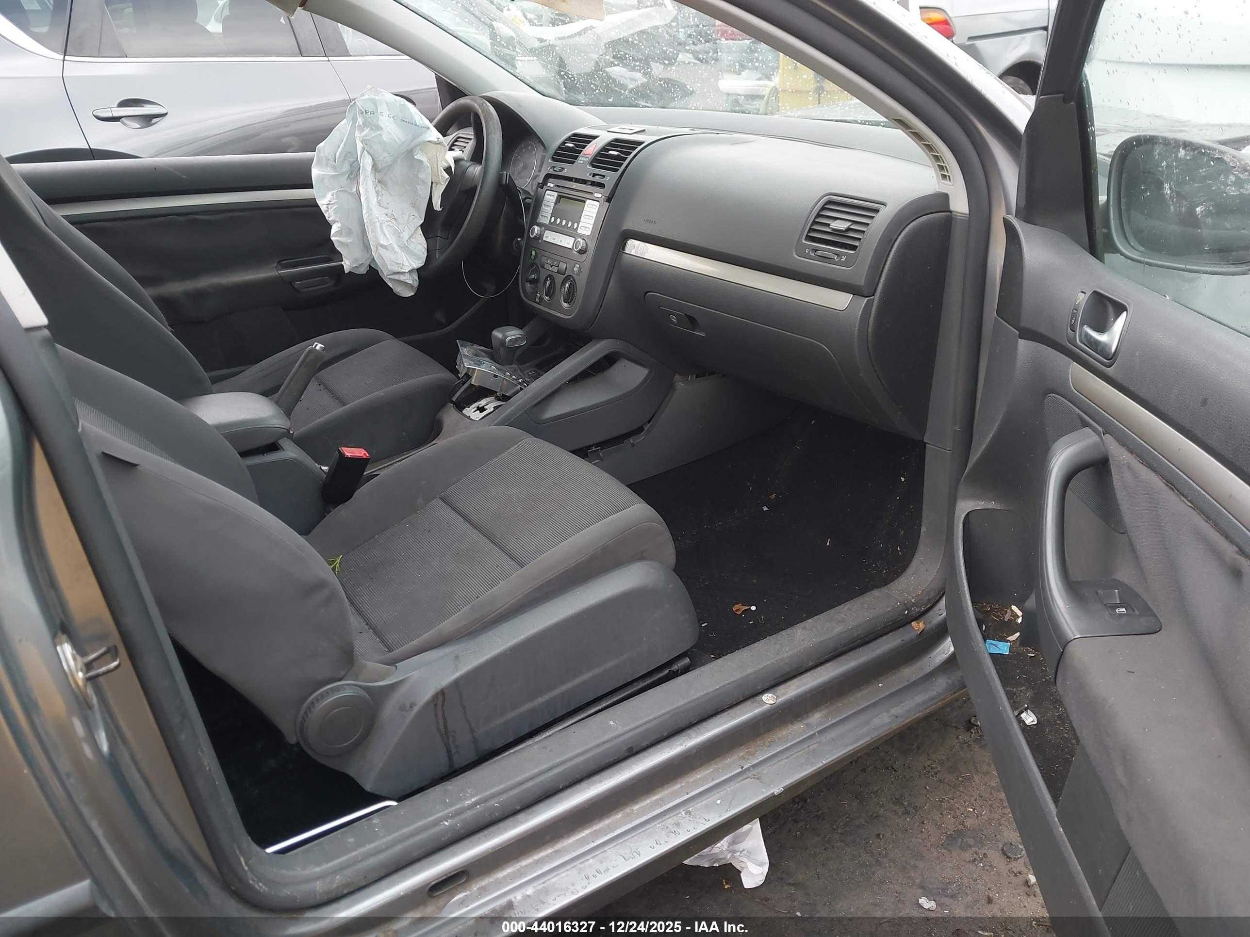 VOLKSWAGEN RABBIT image 5
