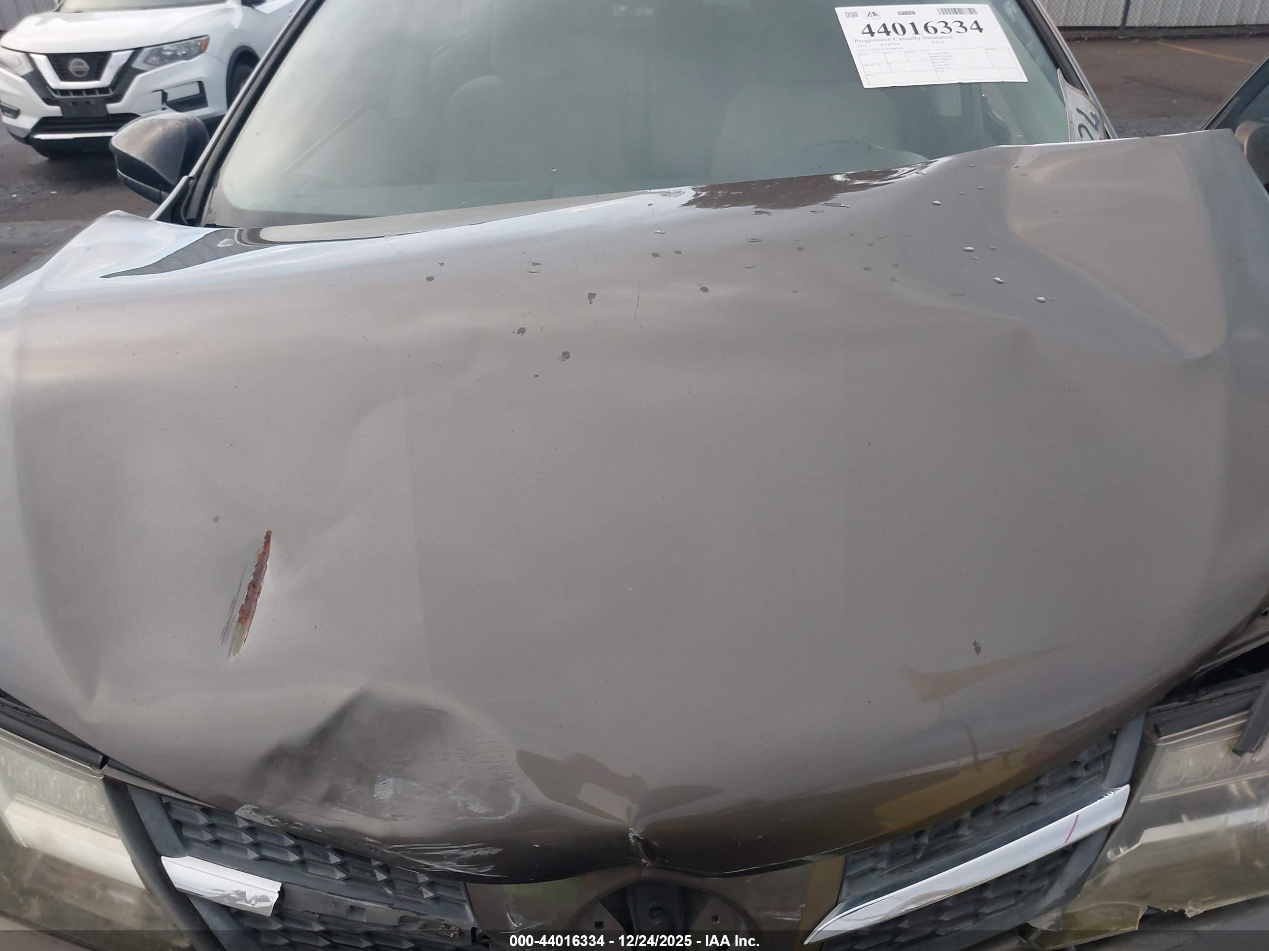 TOYOTA RAV4 image 10
