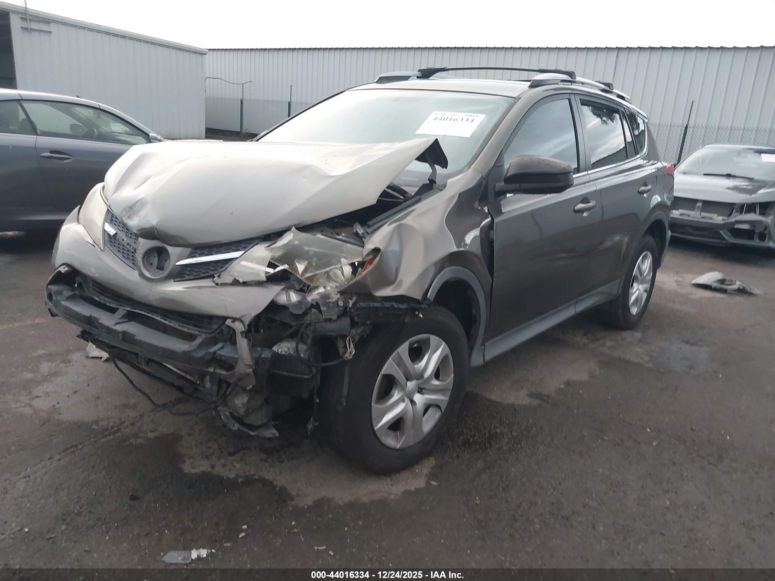 TOYOTA RAV4 image 2