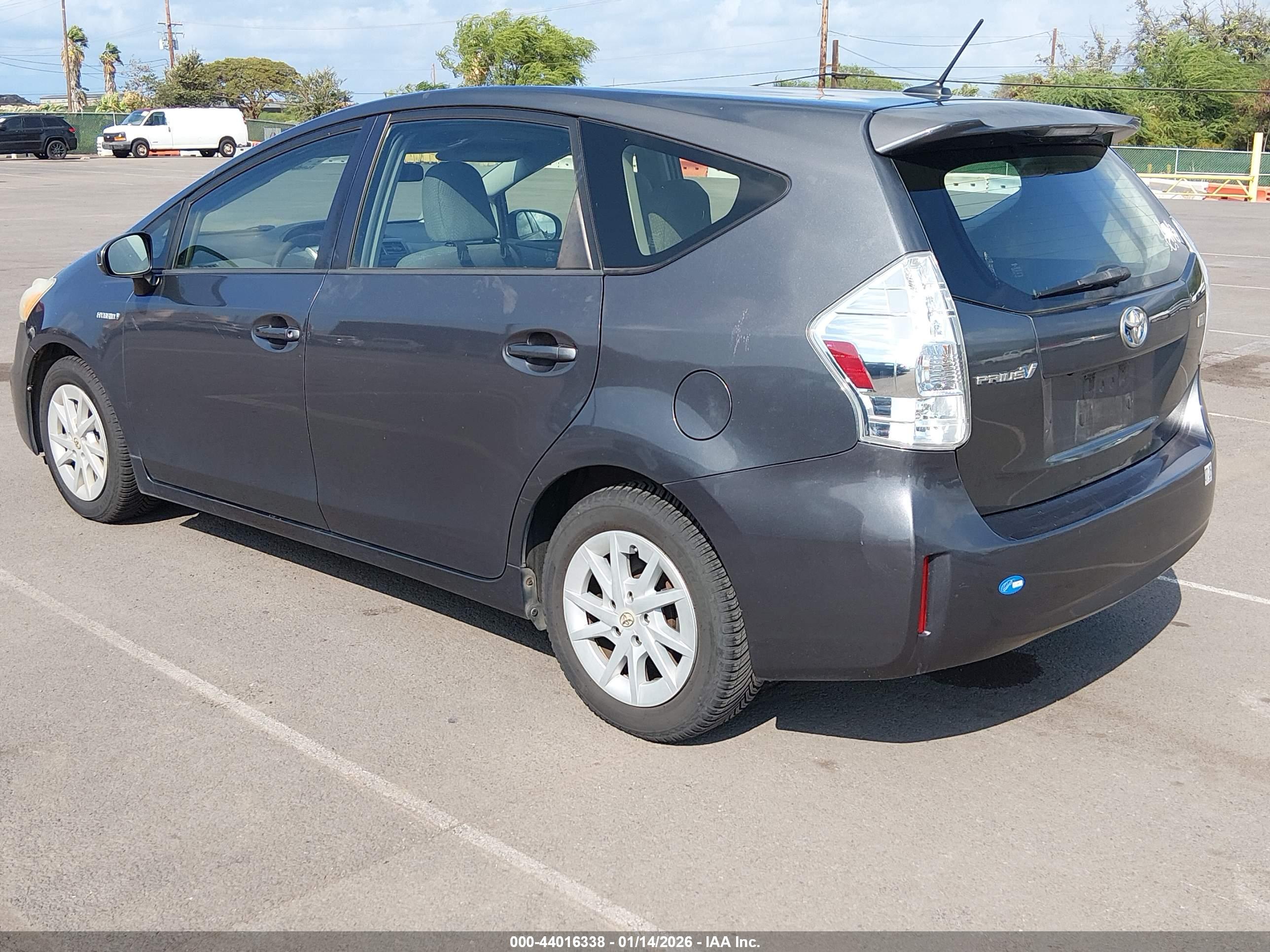 TOYOTA PRIUS image 3