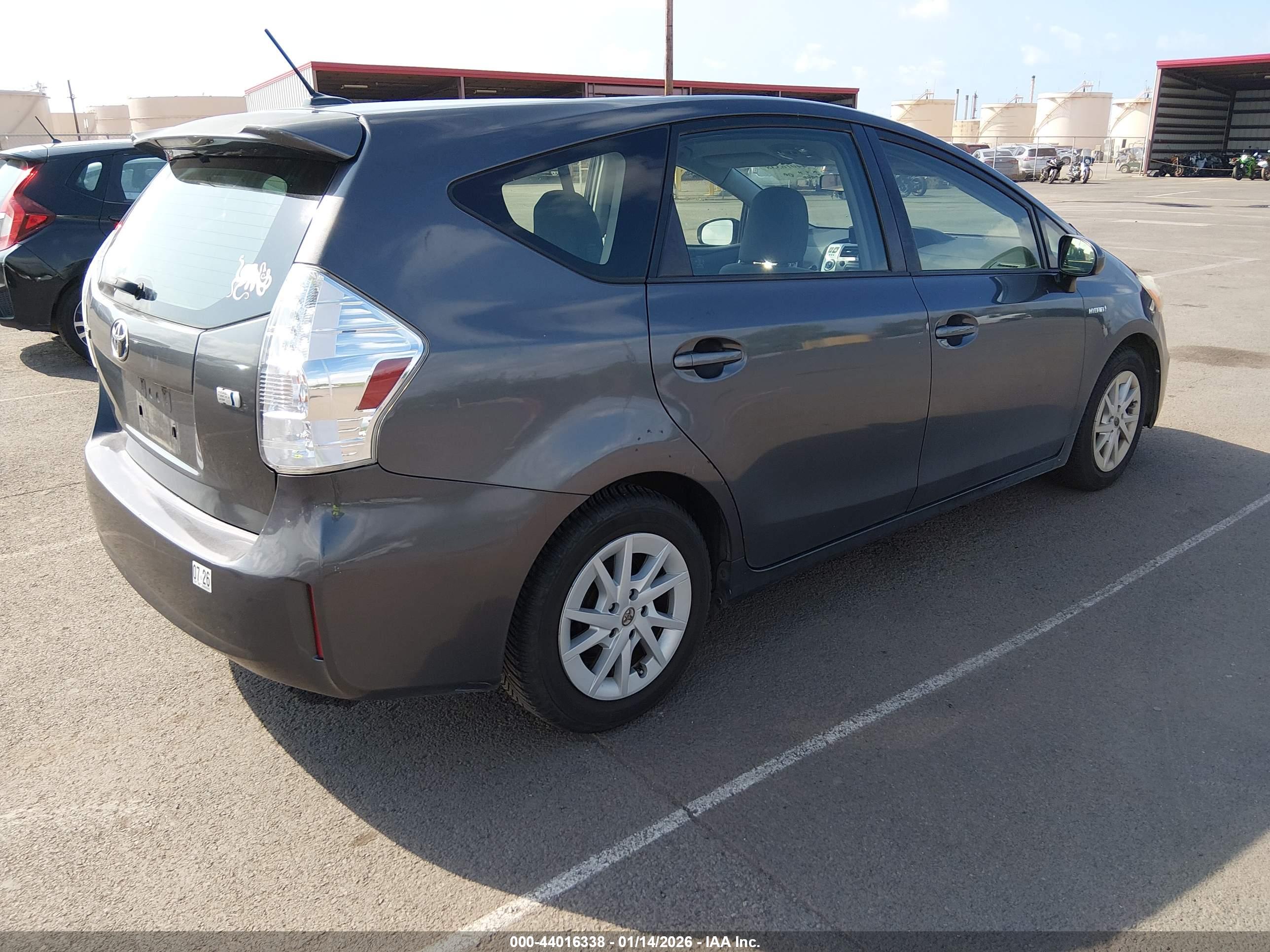 TOYOTA PRIUS image 4