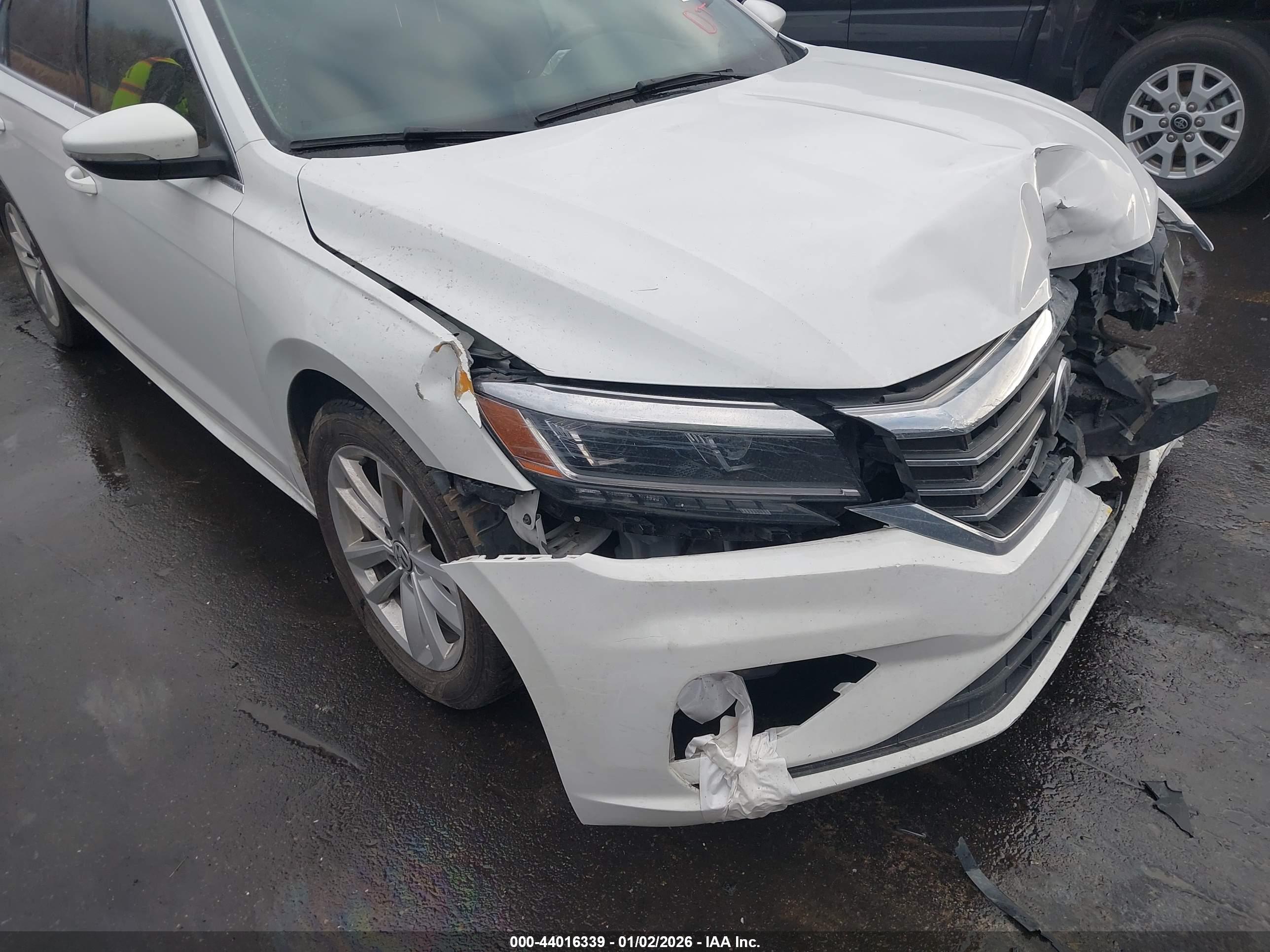 VOLKSWAGEN PASSAT image 6