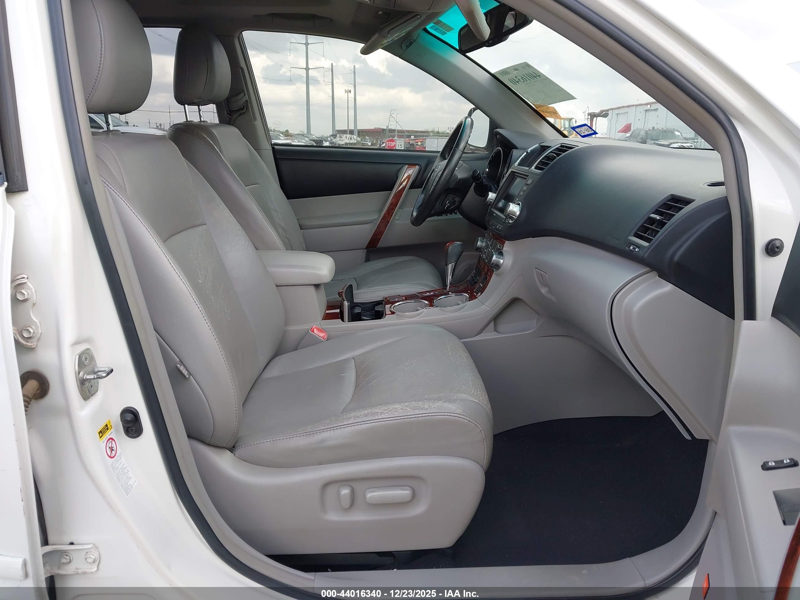 TOYOTA HIGHLANDER image 5