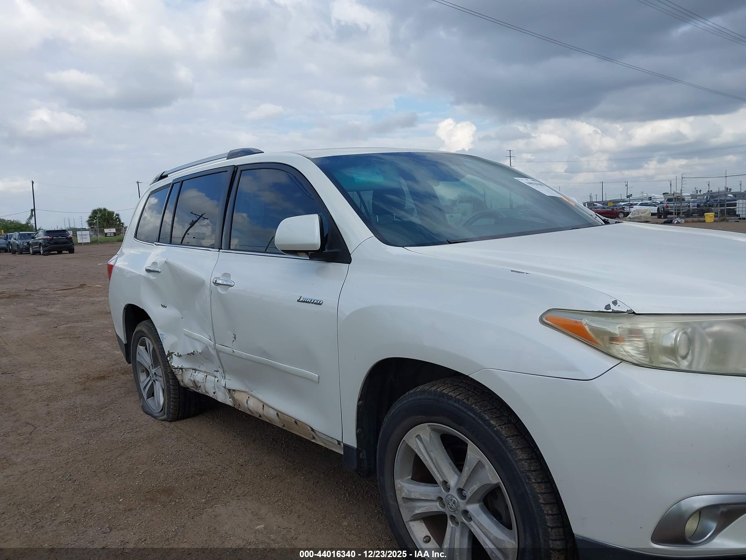 TOYOTA HIGHLANDER image 6