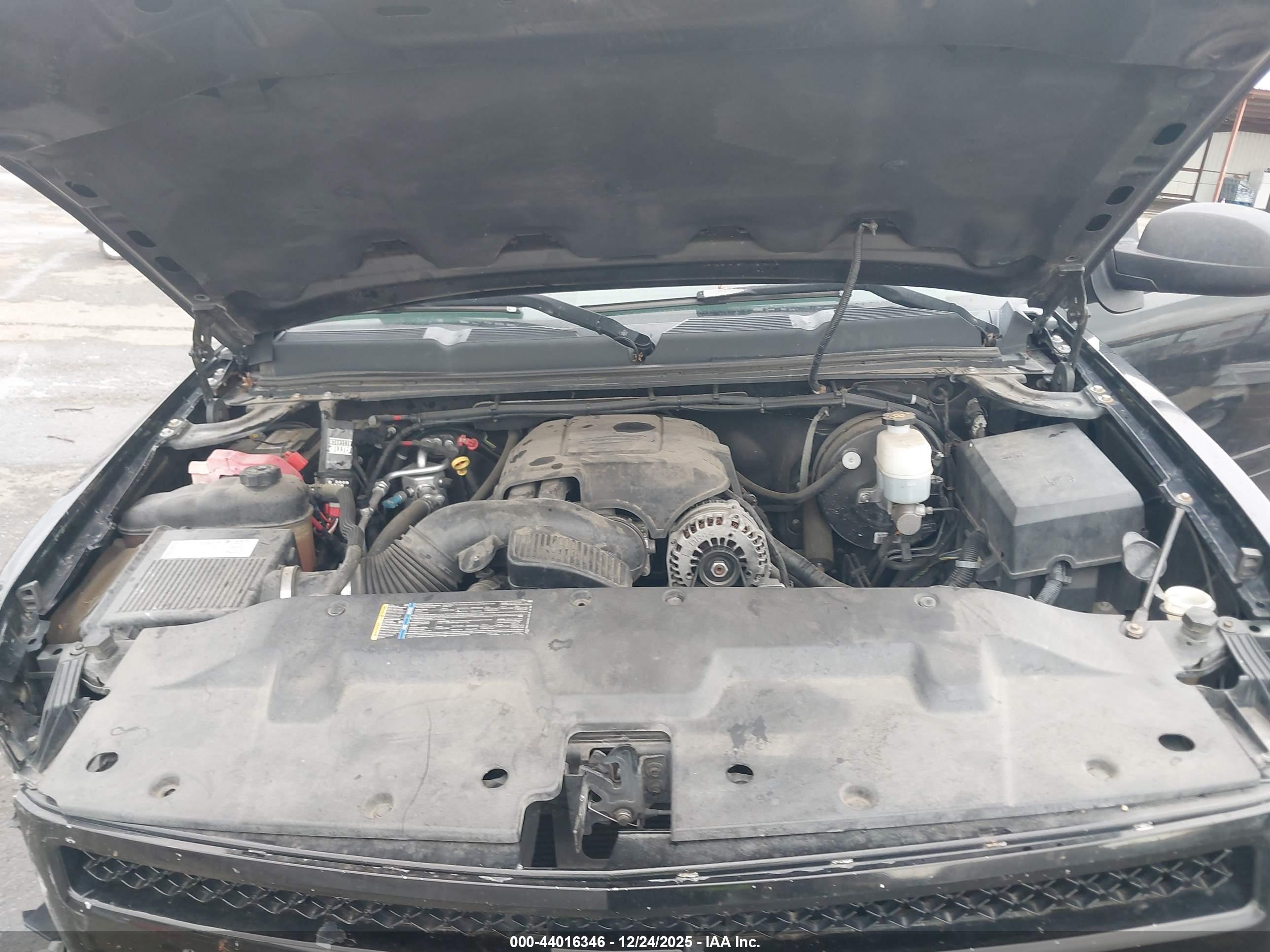 CHEVROLET SILVERADO image 10