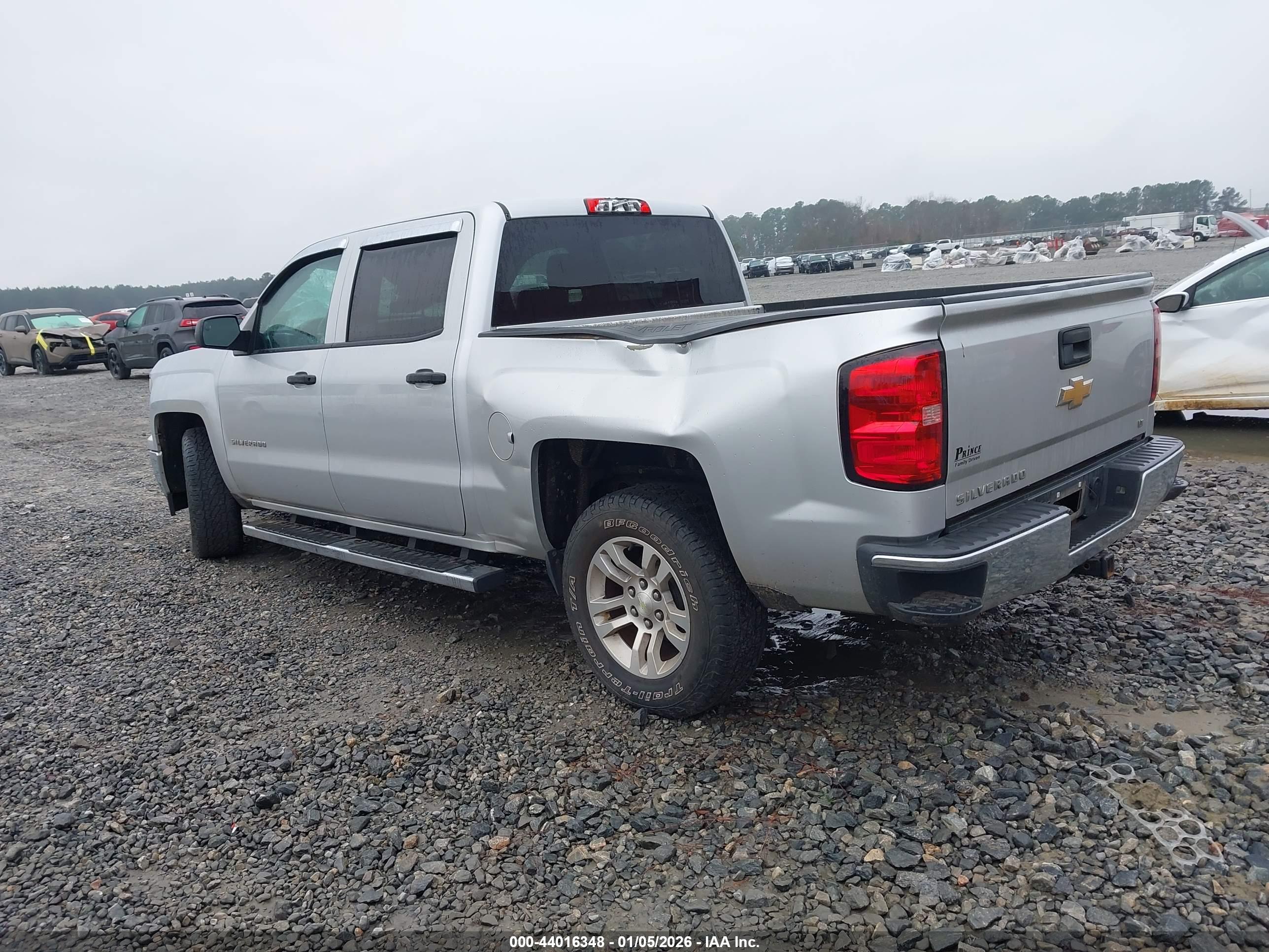 CHEVROLET SILVERADO image 3