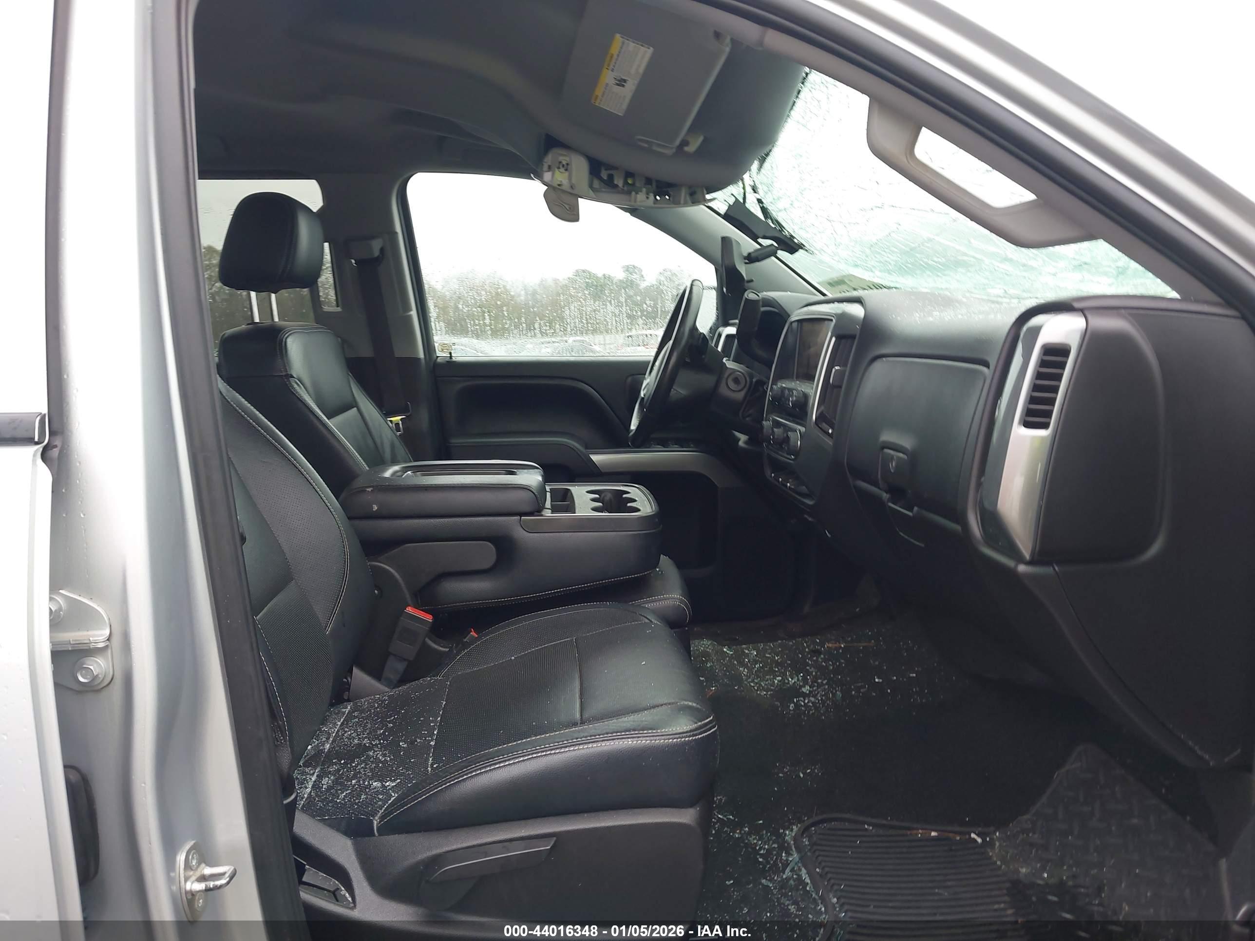 CHEVROLET SILVERADO image 5