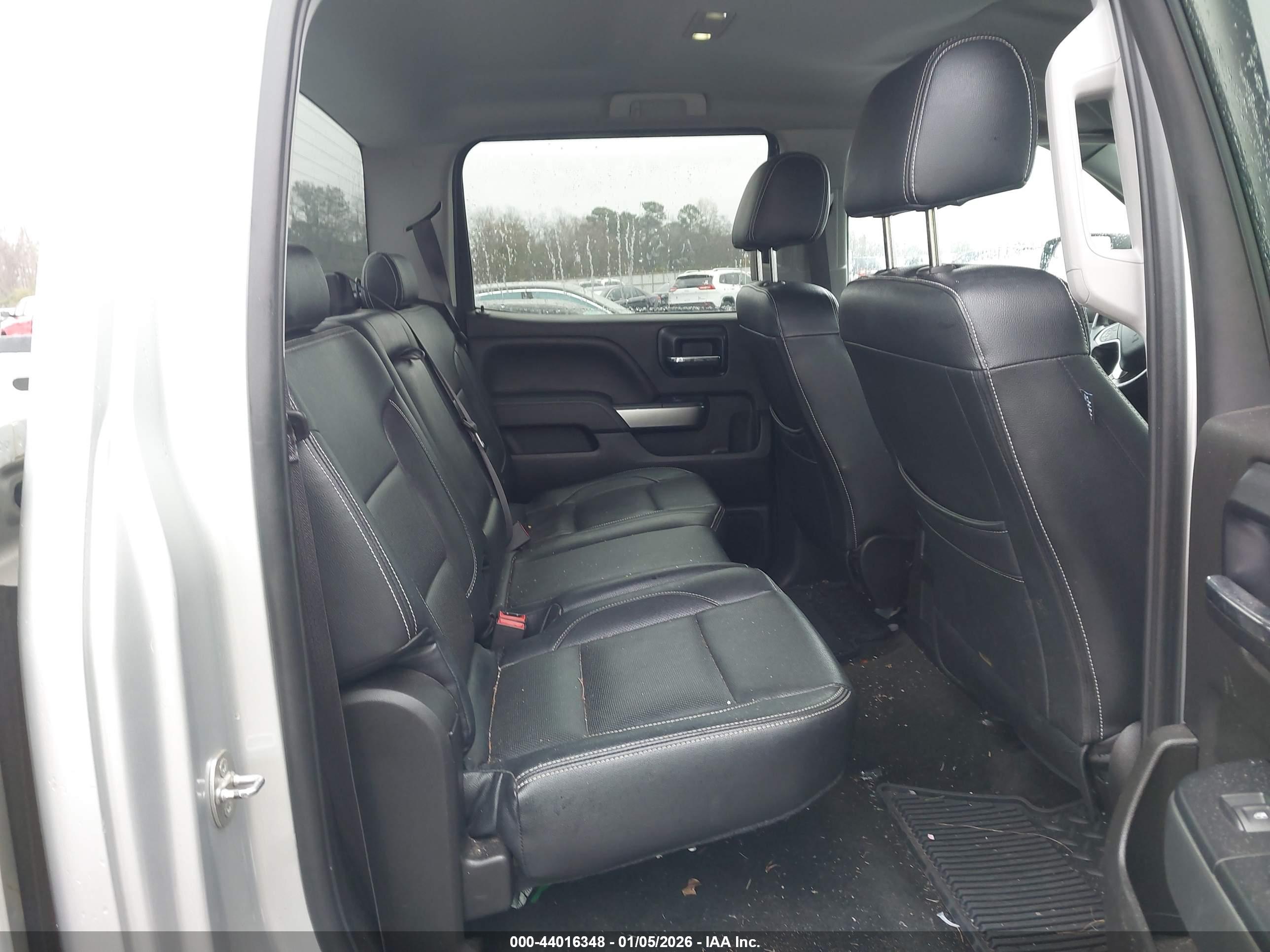 CHEVROLET SILVERADO image 8